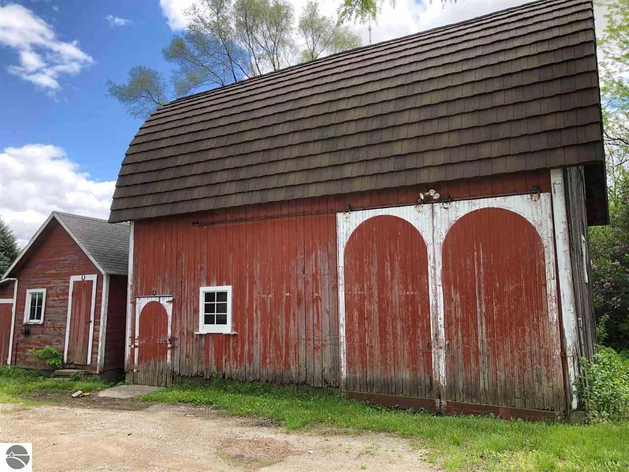 1926 E Broadway Street, Mt Pleasant, MI 48858 photo 4 of 30
