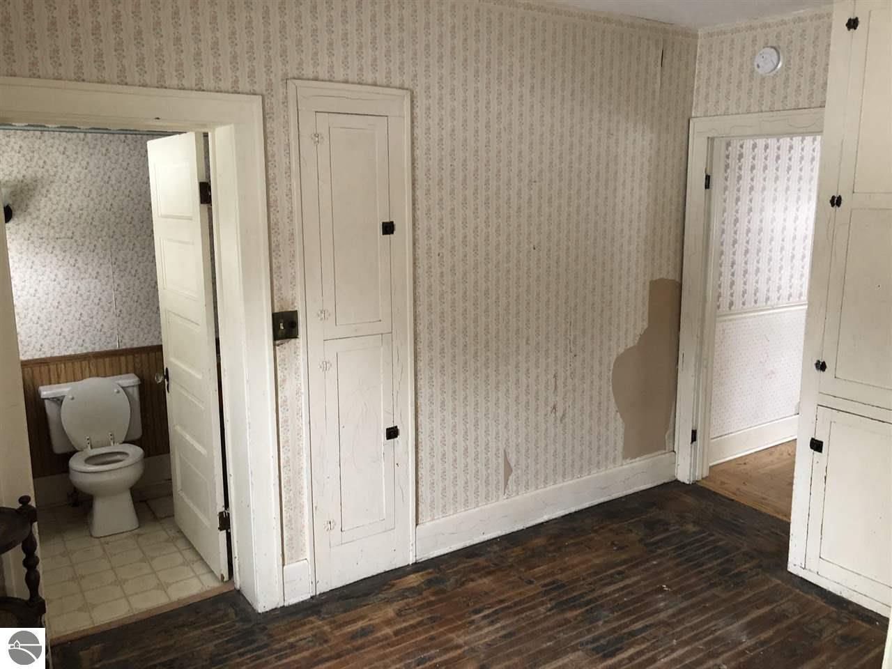 1926 E Broadway Street, Mt Pleasant, MI 48858 photo 9 of 30
