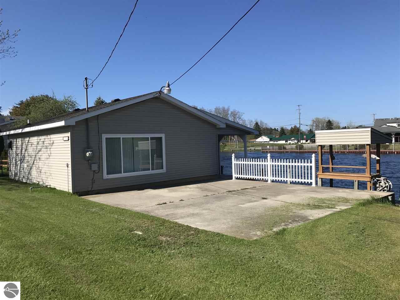 115 Harbor Street Oscoda Mi 48750 Arenac Realty Co Pete