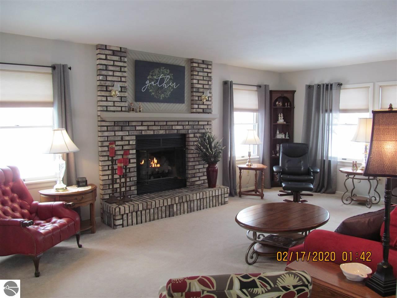 8411 Valley Forge Drive, Cadillac, MI 49601 photo 10 of 40