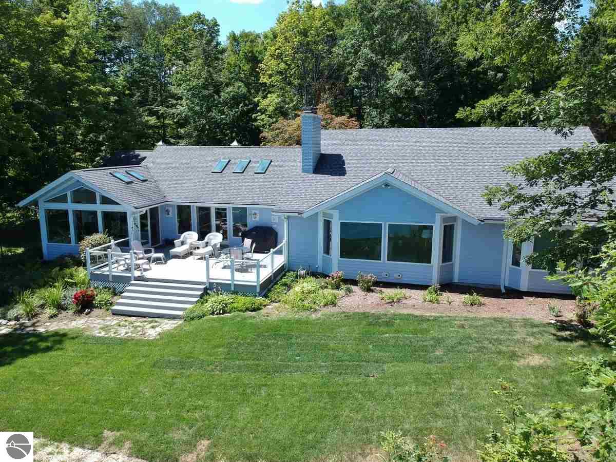 3173 S Lee Point Road, Suttons Bay, MI 49682 photo 12 of 43