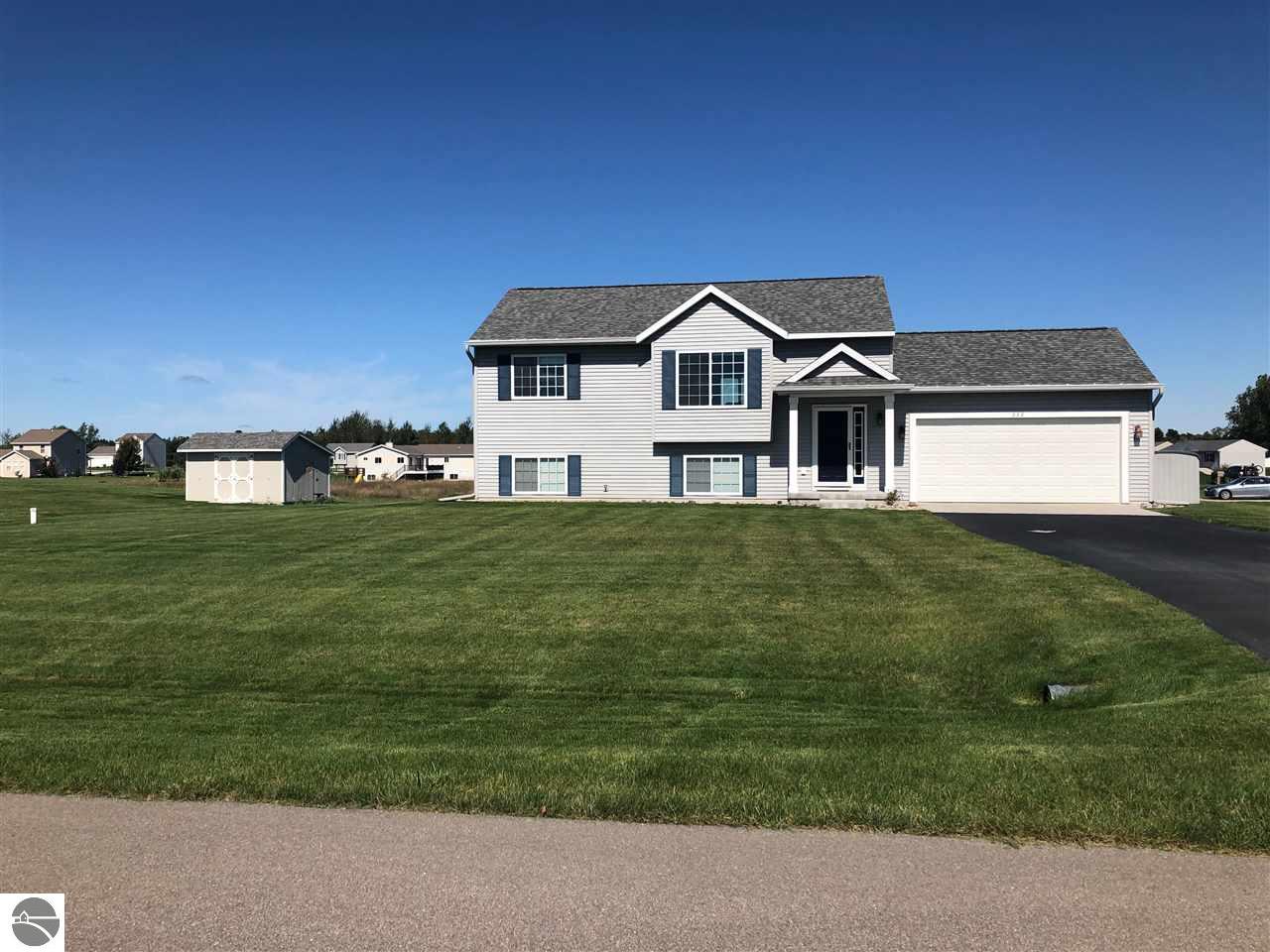 332 Lind Drive, Traverse City, MI 49696 photo 3 of 20