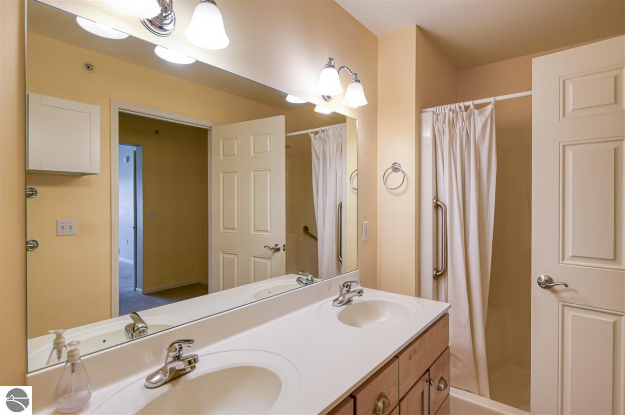 1122 Lake Ridge Drive, Traverse City, MI 48684 photo 5 of 31