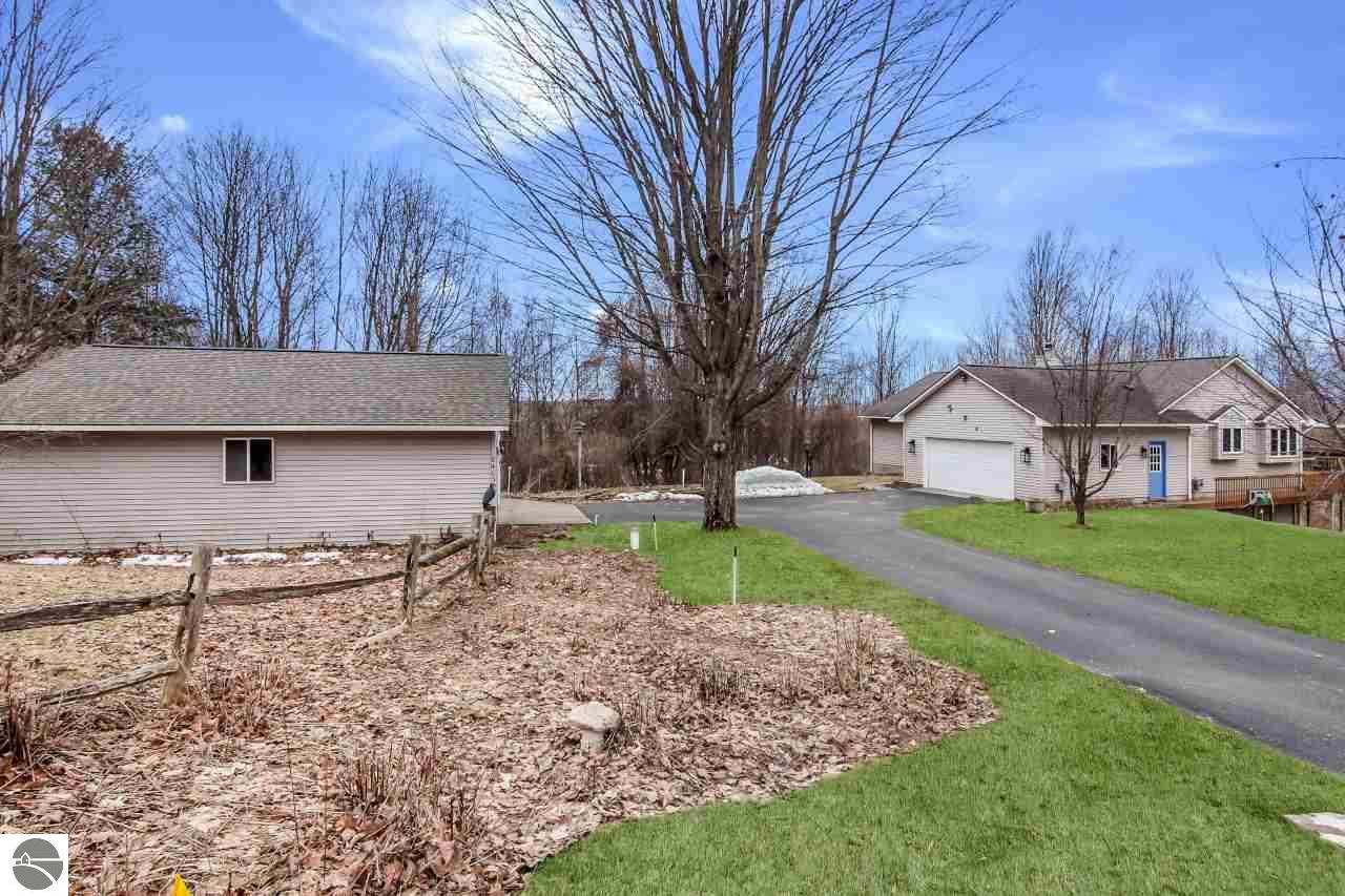 8403 Orchard Hill, Beulah, MI 49617 photo 15 of 42
