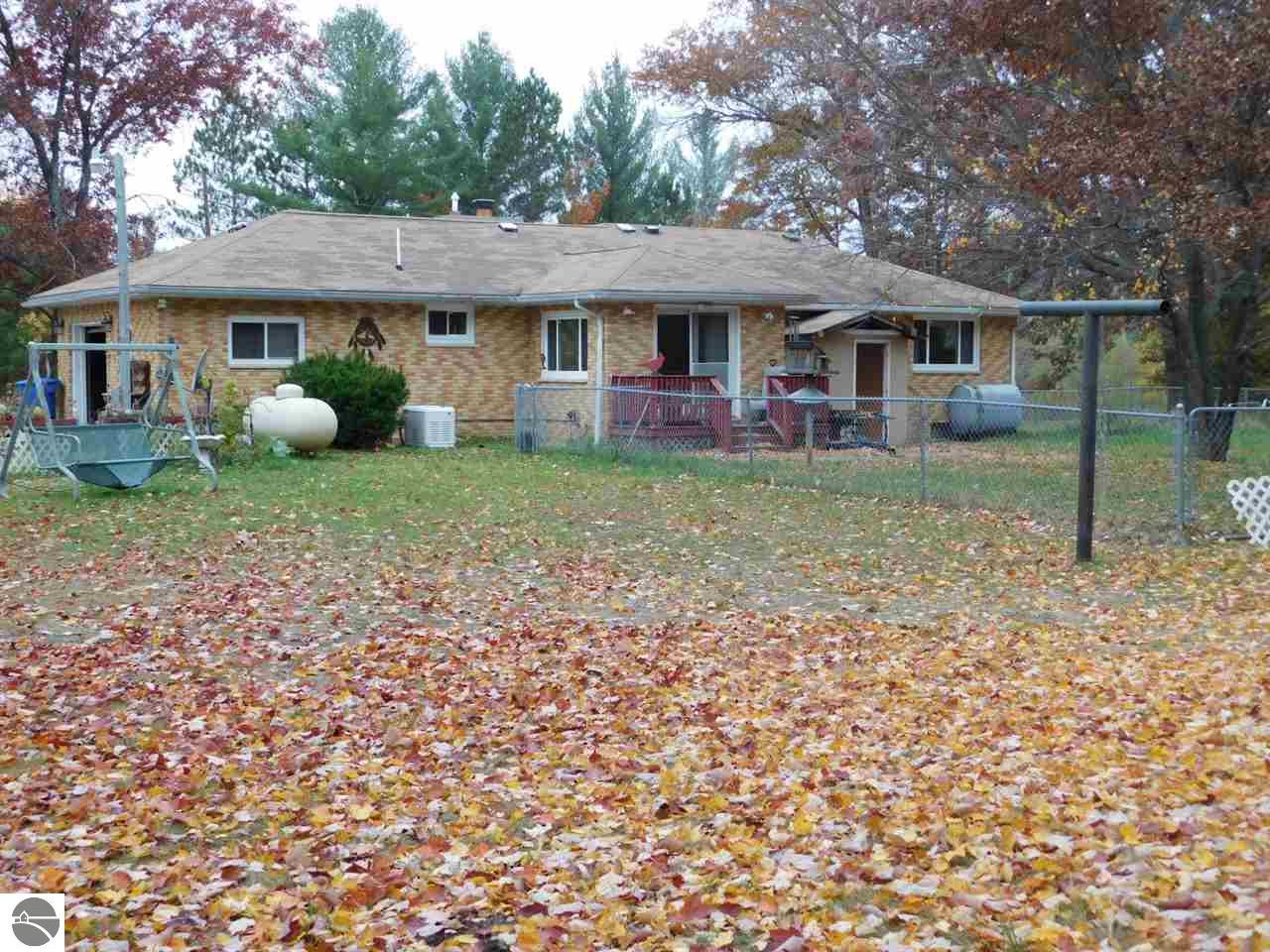 3489 S Peach Lake Road West Branch, MI 48661 165,000