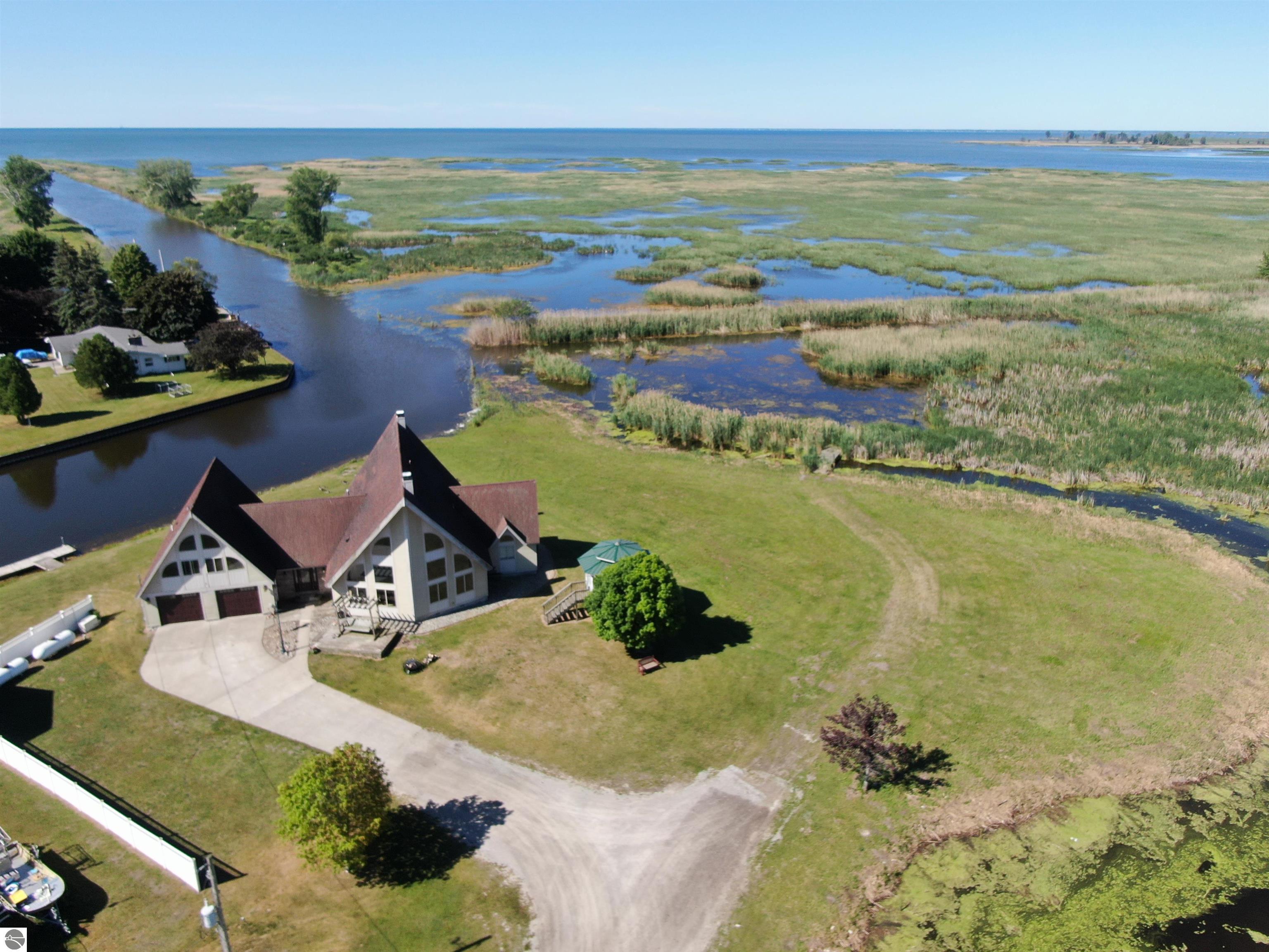 2200 LOLA LANE, AU GRES, MI 48703 Arenac Realty Co. Pete Stanley
