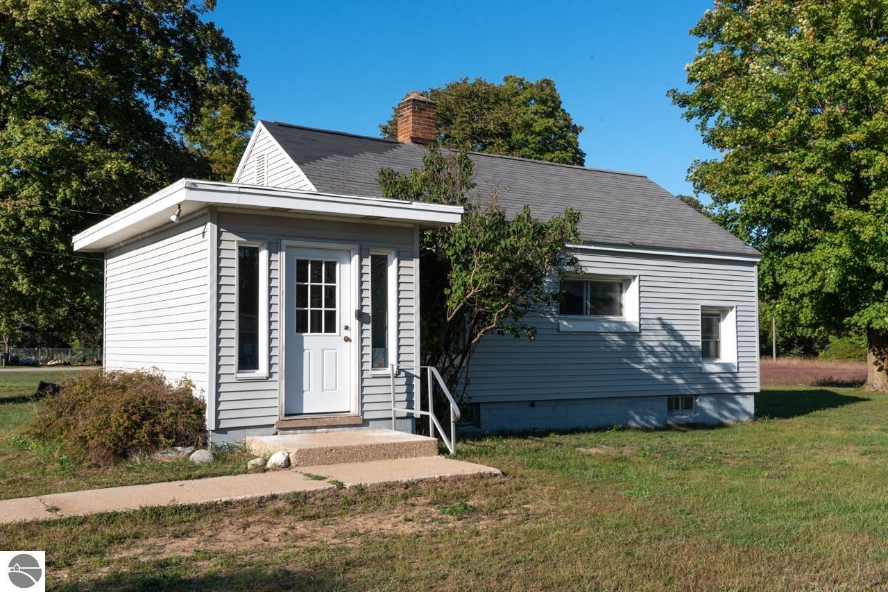 407 S Maple, Mancelona, MI 49659 — front exterior