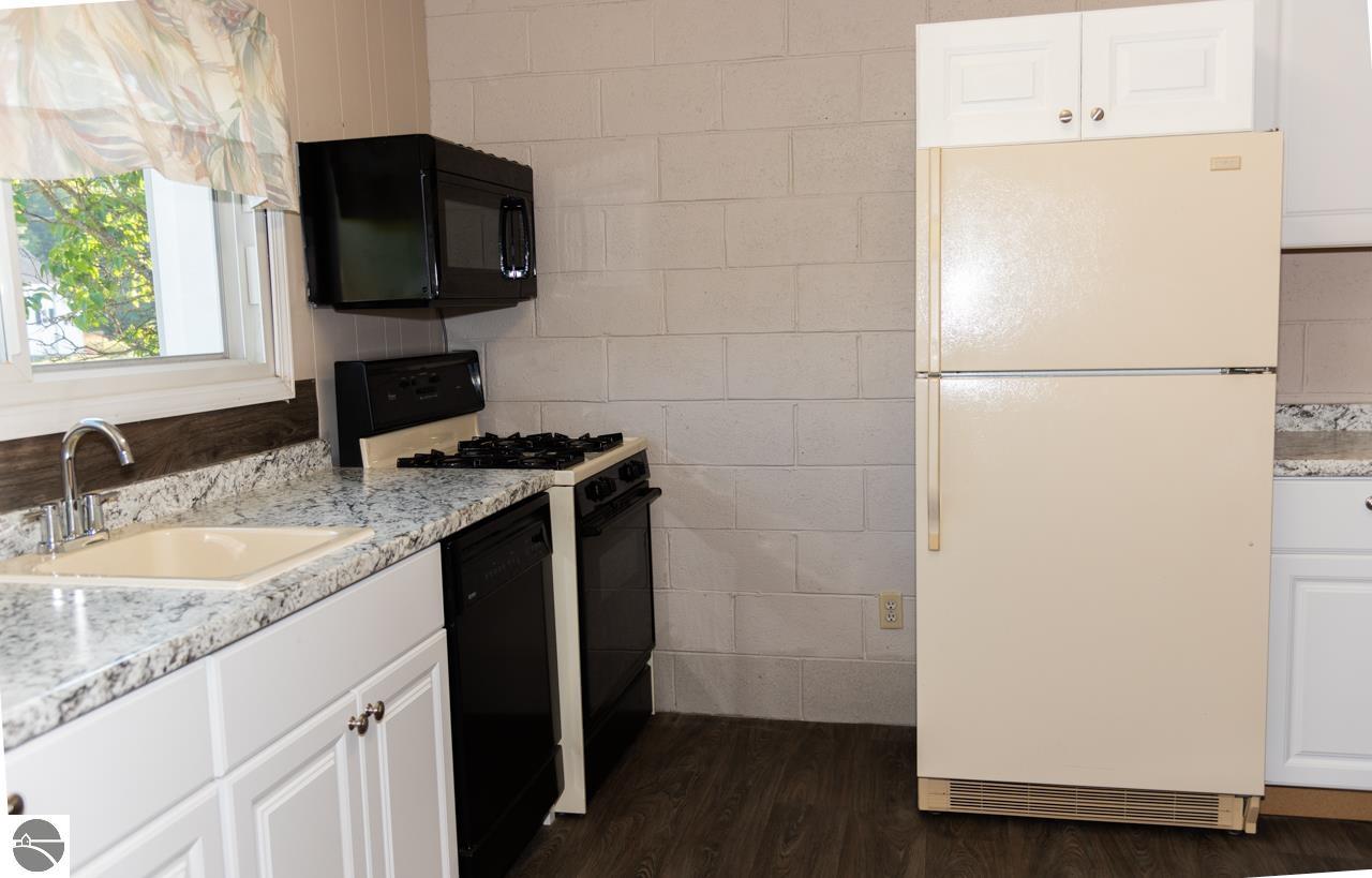 407 S Maple, Mancelona, MI 49659 — Photo 8