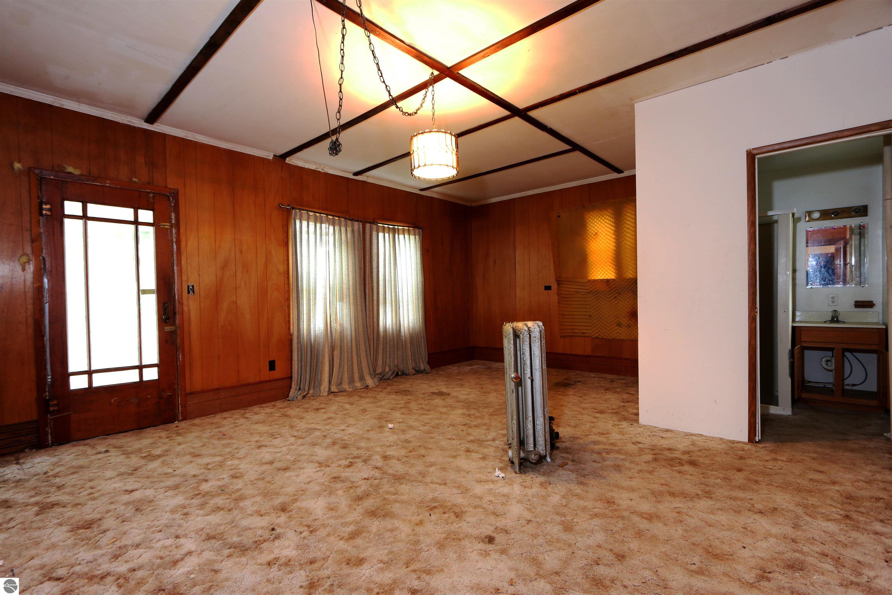 302 W Dresden Street Kalkaska, MI 496467917 135000