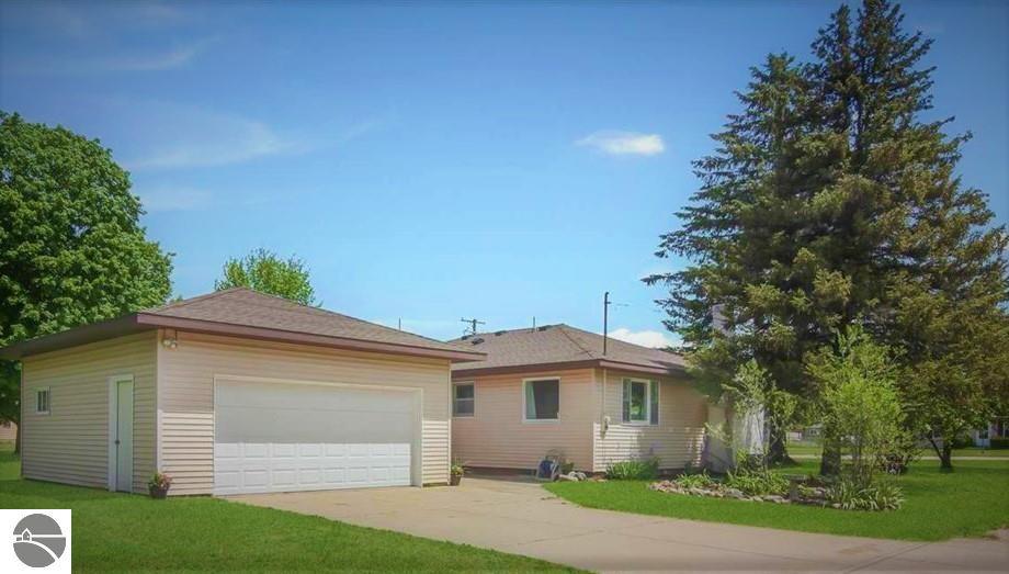 401 Monroe, Mancelona, MI 49659 — Photo 2