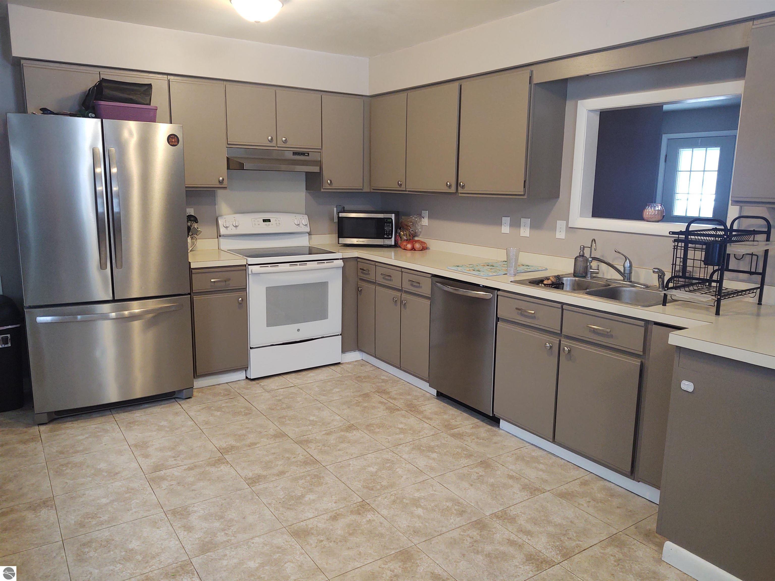 401 Monroe, Mancelona, MI 49659 — Photo 9