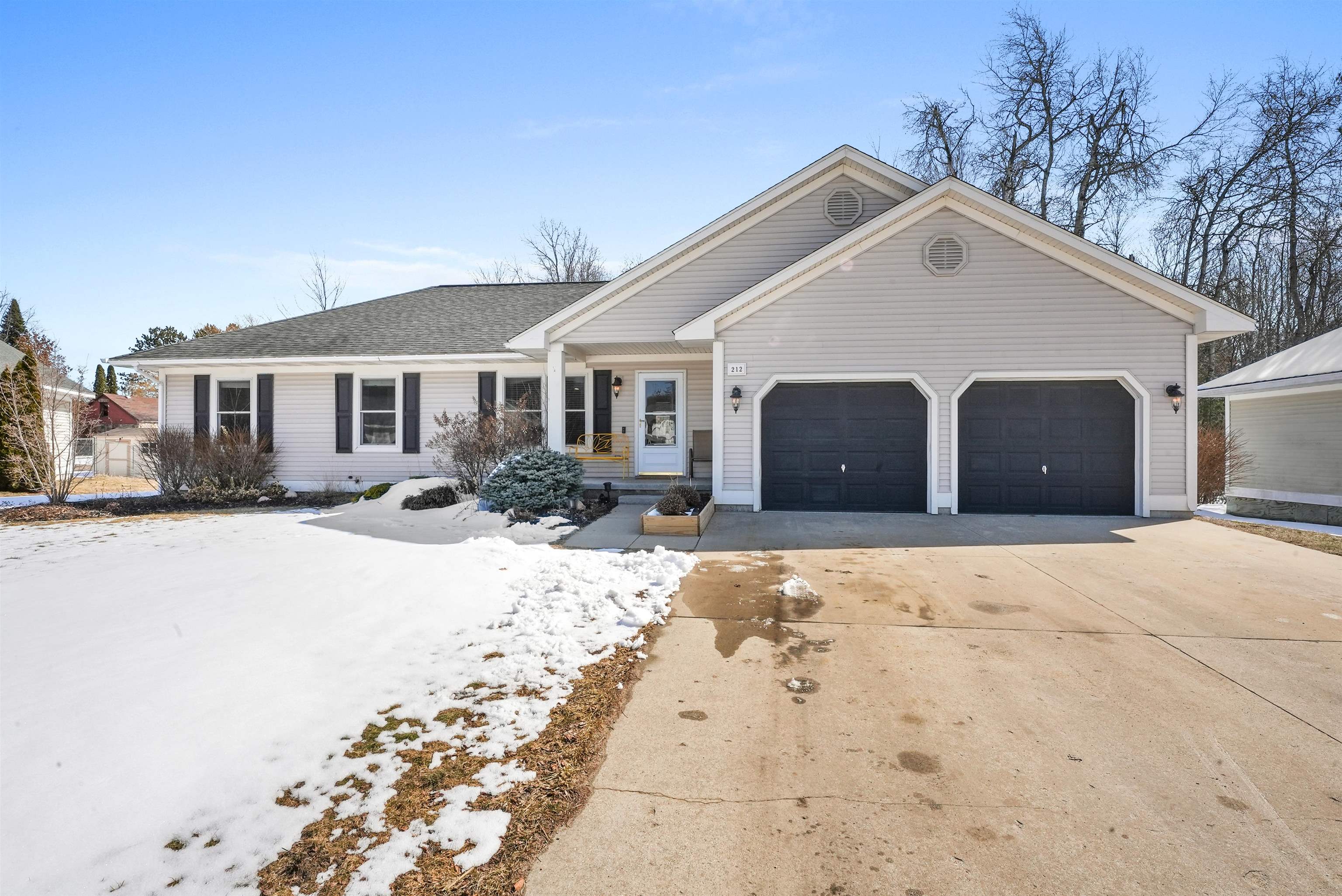 The home is in a great location! Very well maintained and move in ready! Very close to the lakes, parks, downtown, and Cadillac West. Featuring 3 bedrooms, 1 full bath and a half bath. The 3 season porch allows you to take in the views of the local wildlife from the comfort of inside. When sitting in the media youâ€™ll enjoy the high ceiling and a gorgeous wood burning fireplace. The attached 2 car garage has plenty of room for your toys and storage. Outside youâ€™ll find a beautifully landscaped yard. The bonus to the backyard is that it backs up to woods that are owned by the city of Cadillac.