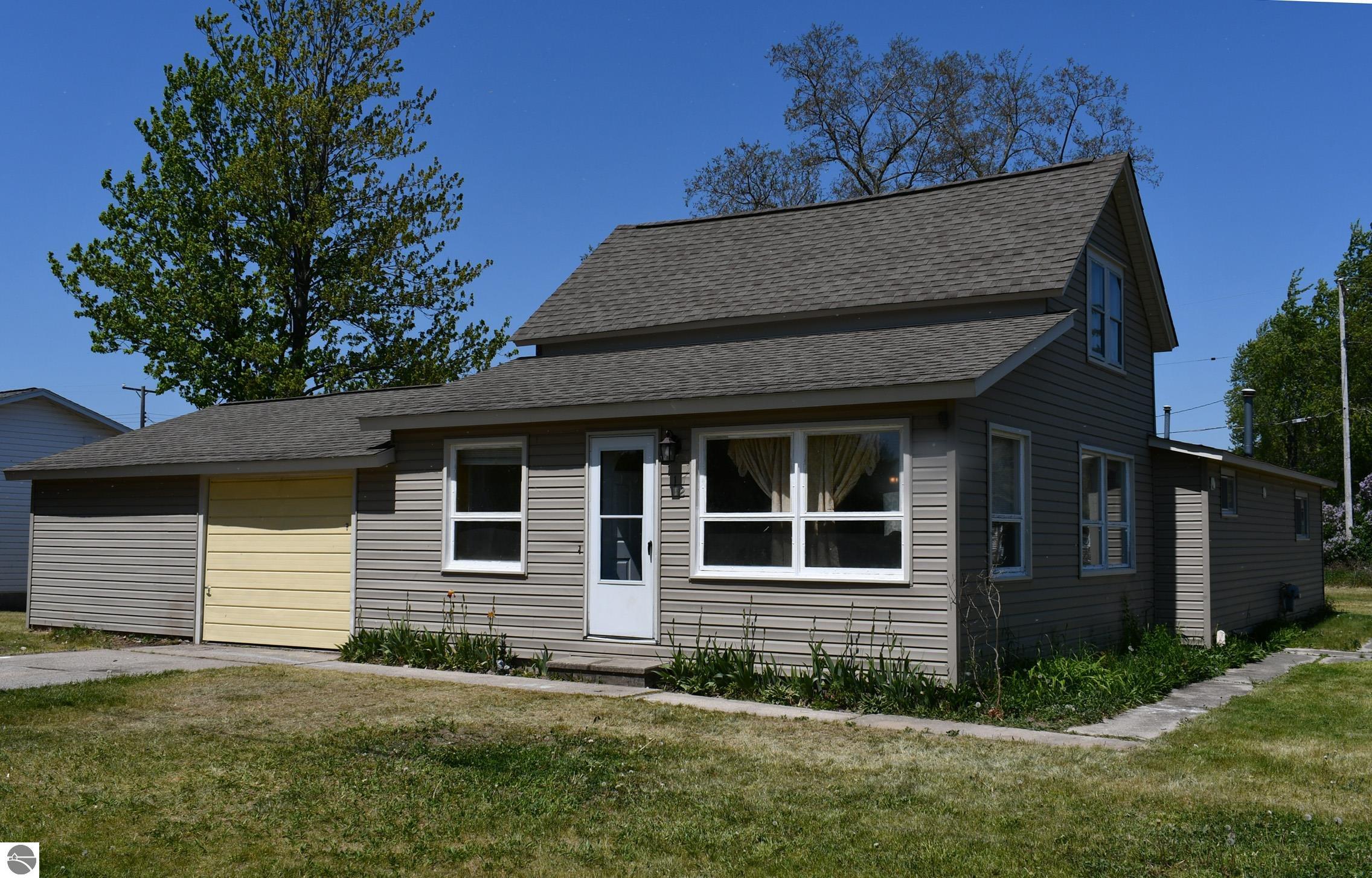 112 STOCKMAN STREET, OSCODA, MI 48750 Arenac Realty Co. Pete Stanley