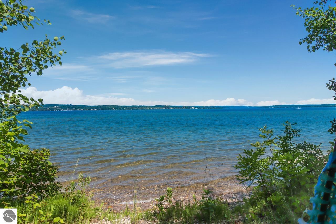       Shugart Shores
