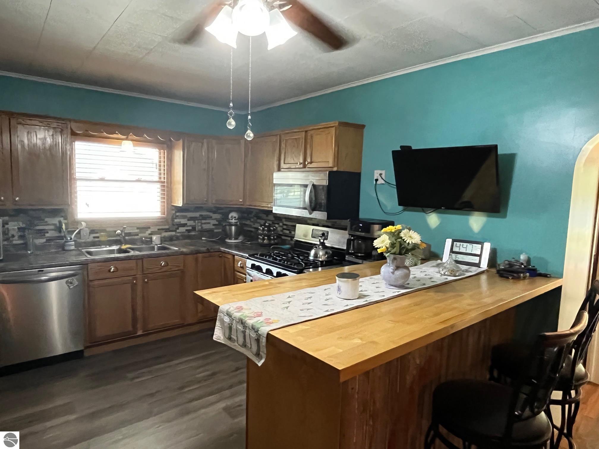 319 Fifth Street, Breckenridge, MI 48615 — Photo 3