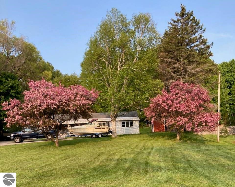 6740 Frankfort Highway, Benzonia, MI 49616 — front exterior