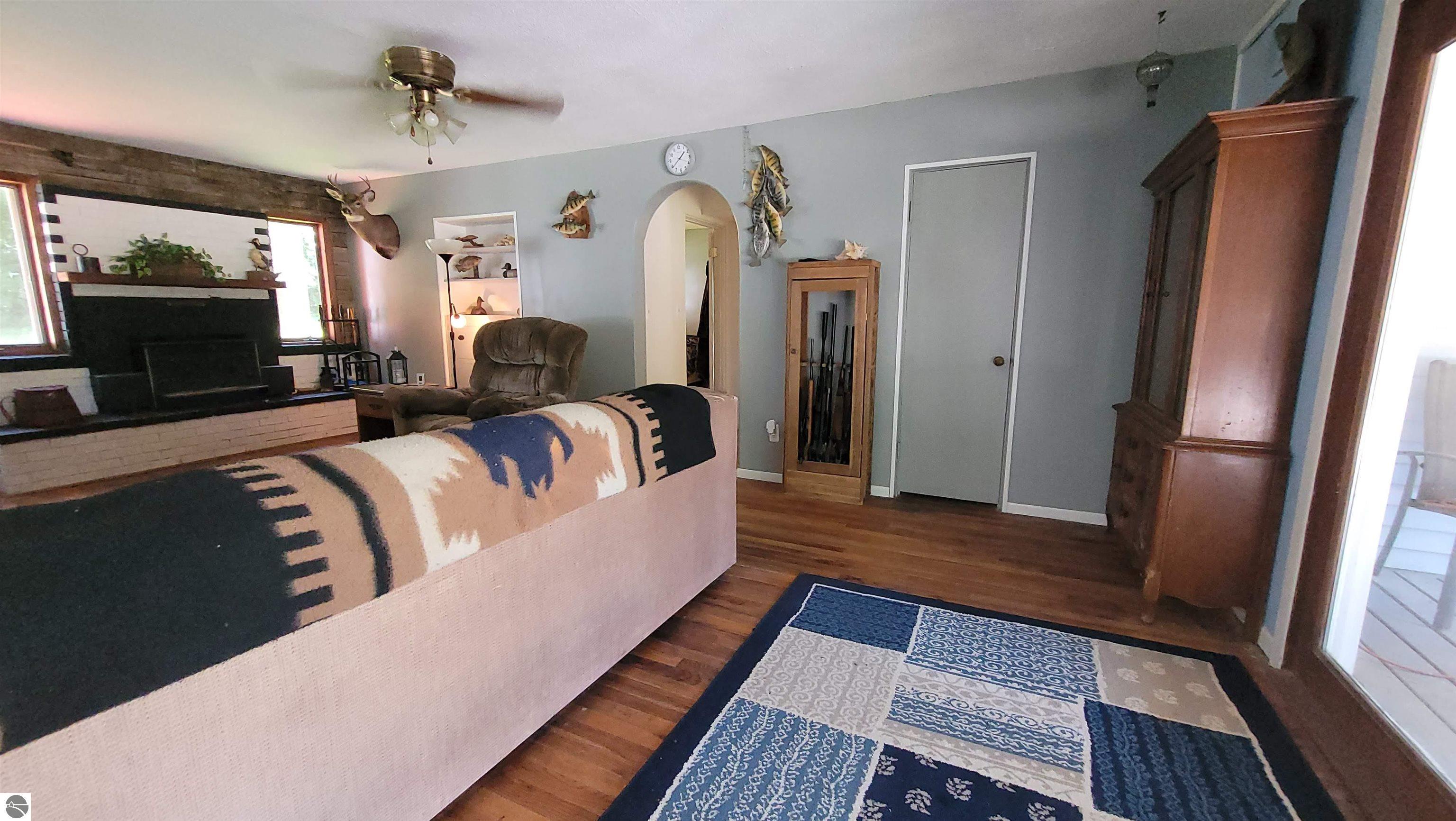 6740 Frankfort Highway, Benzonia, MI 49616 — Photo 12