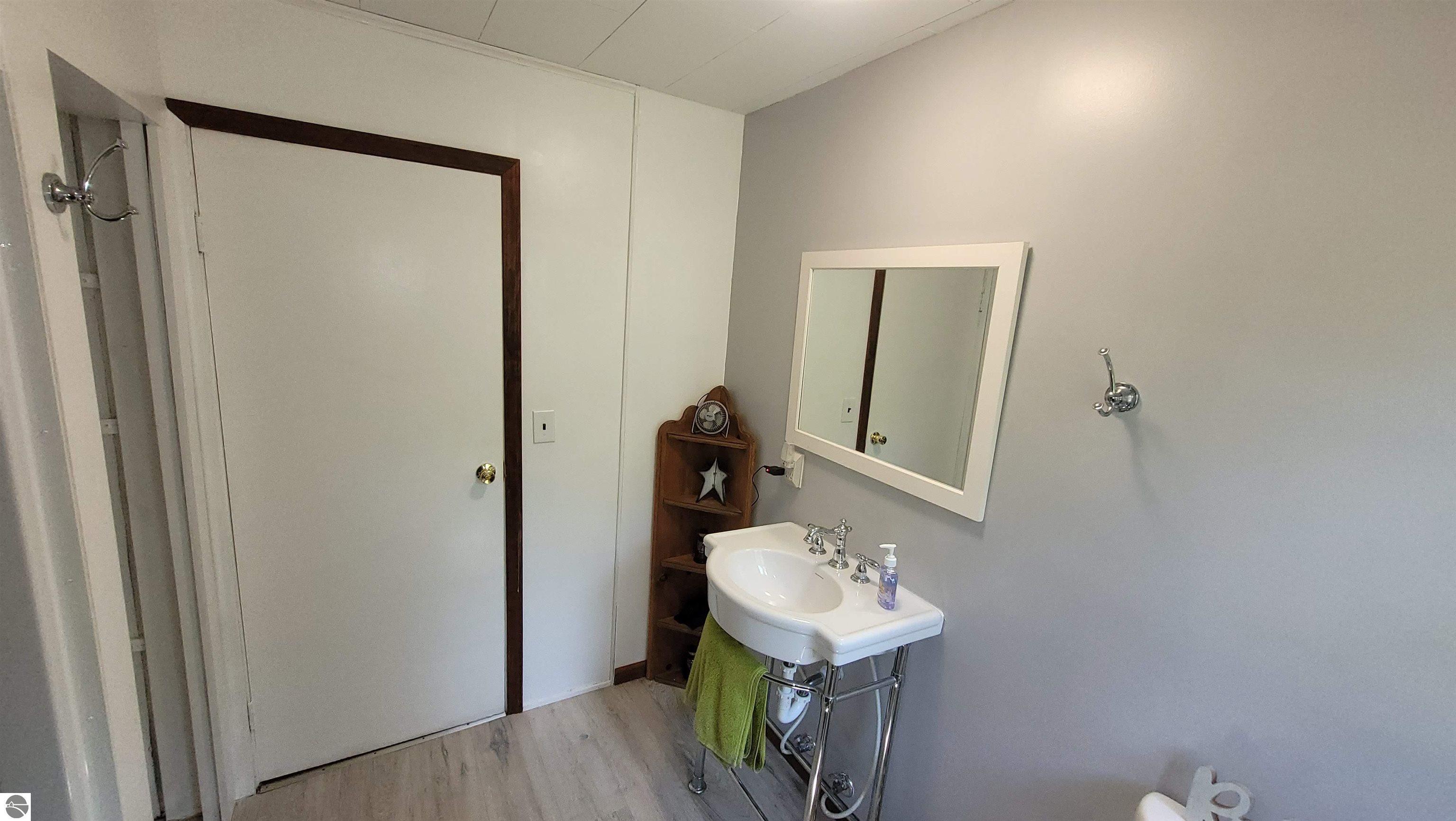 6740 Frankfort Highway, Benzonia, MI 49616 — Photo 17