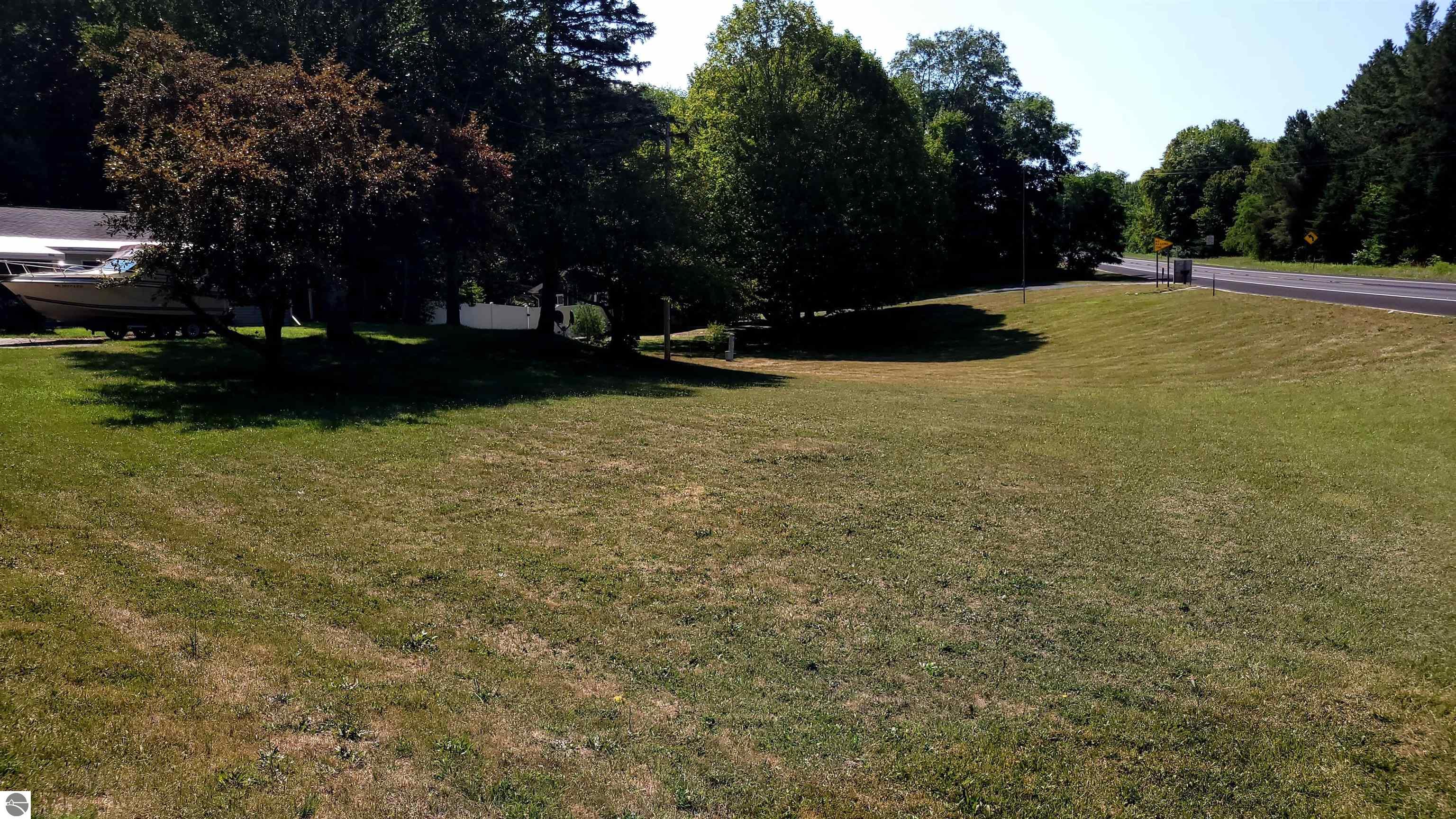 6740 Frankfort Highway, Benzonia, MI 49616 — Photo 27