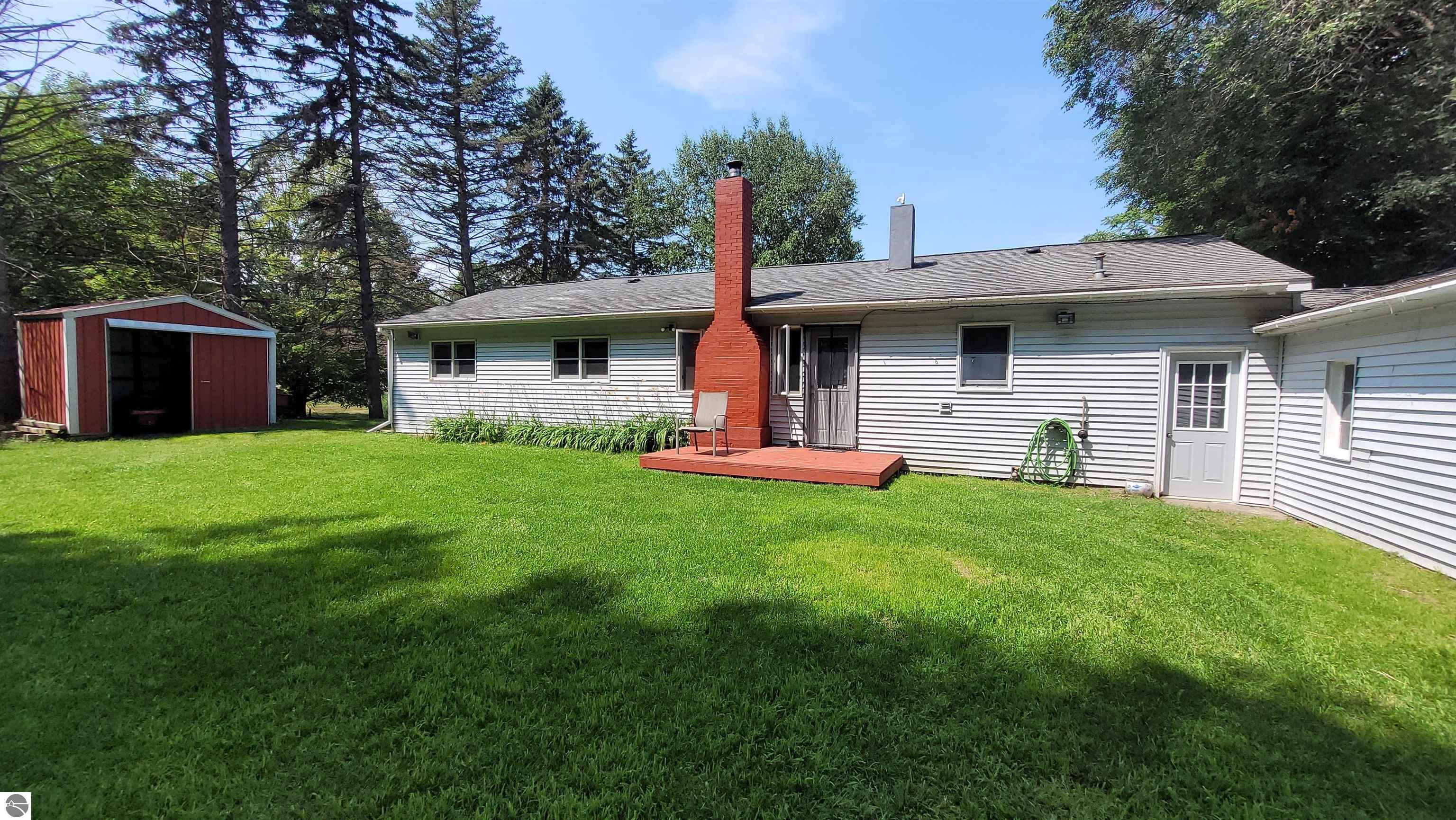 6740 Frankfort Highway, Benzonia, MI 49616 — Photo 28