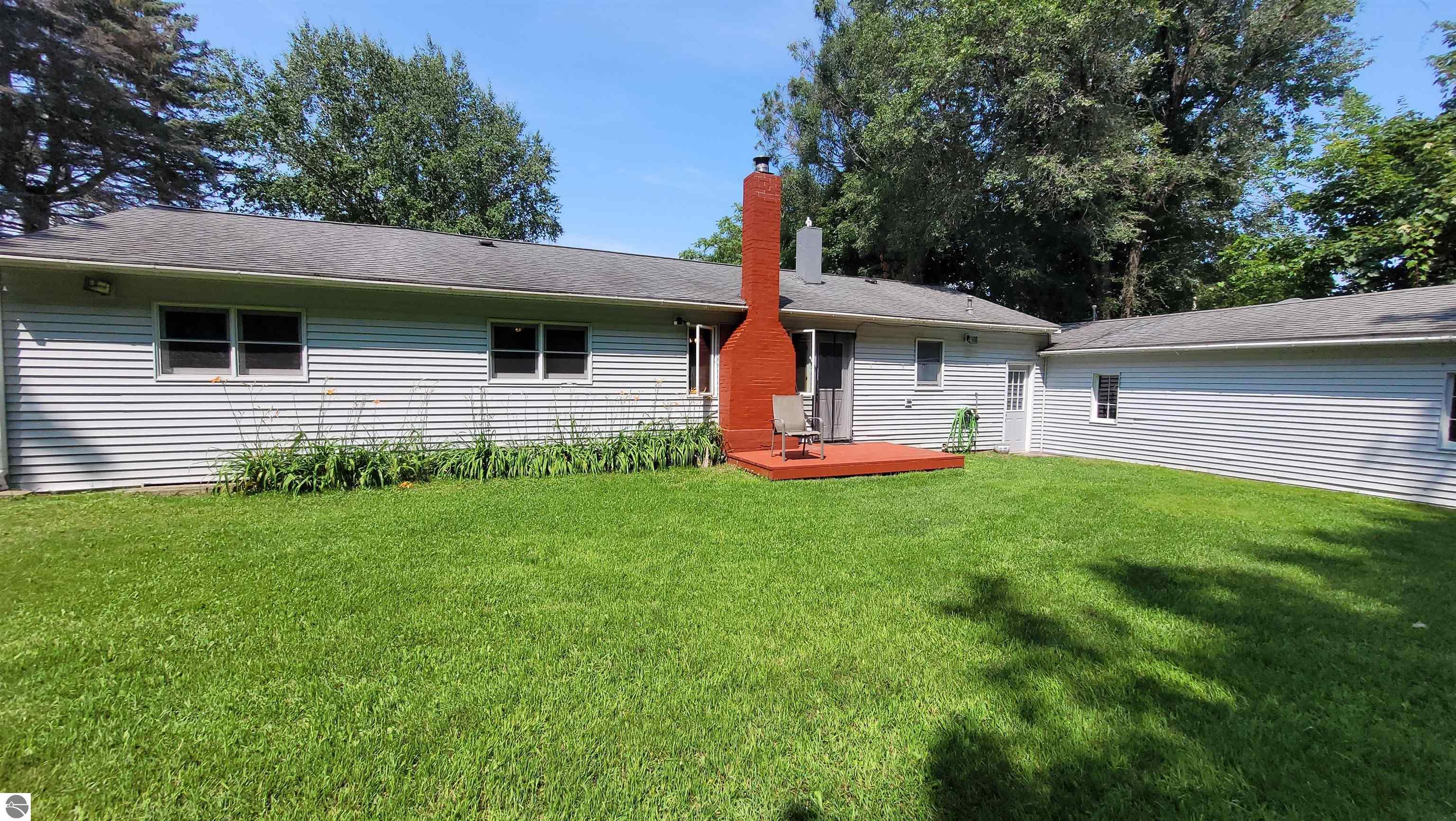 6740 Frankfort Highway, Benzonia, MI 49616 — Photo 29