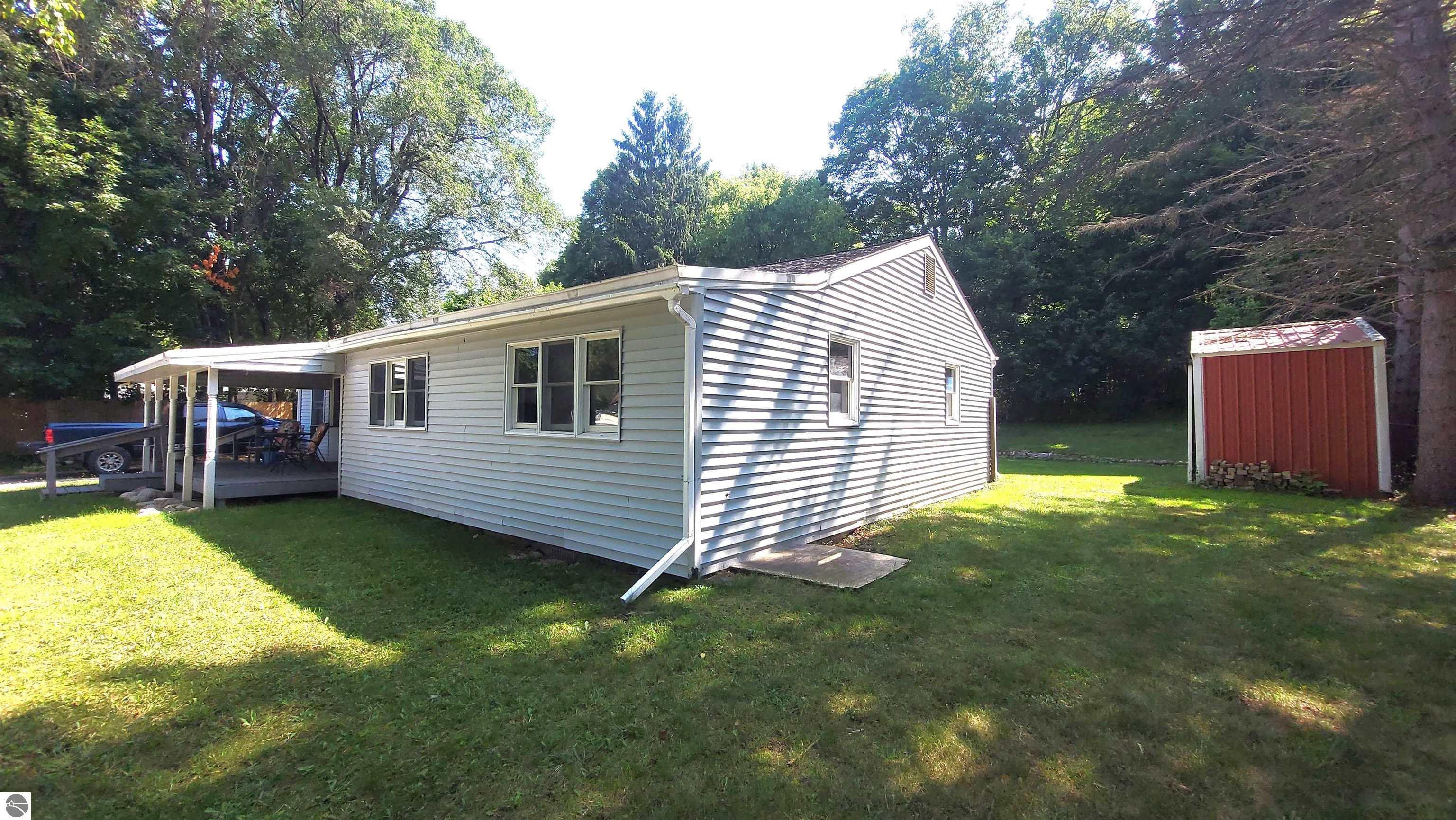 6740 Frankfort Highway, Benzonia, MI 49616 — Photo 31