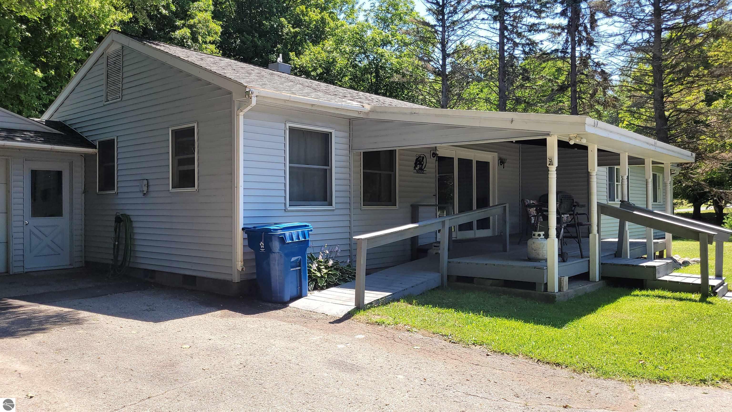 6740 Frankfort Highway, Benzonia, MI 49616 — Photo 34