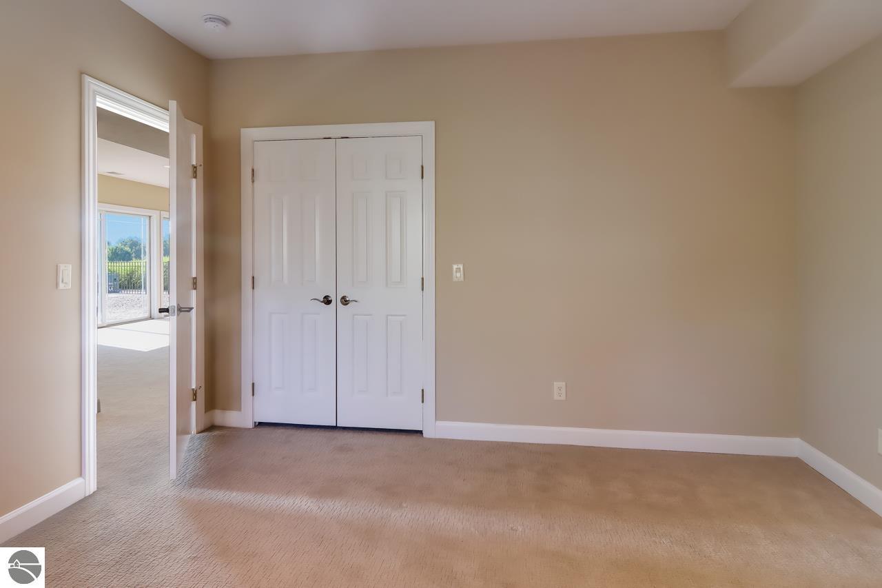 12105      Spinnaker Lane