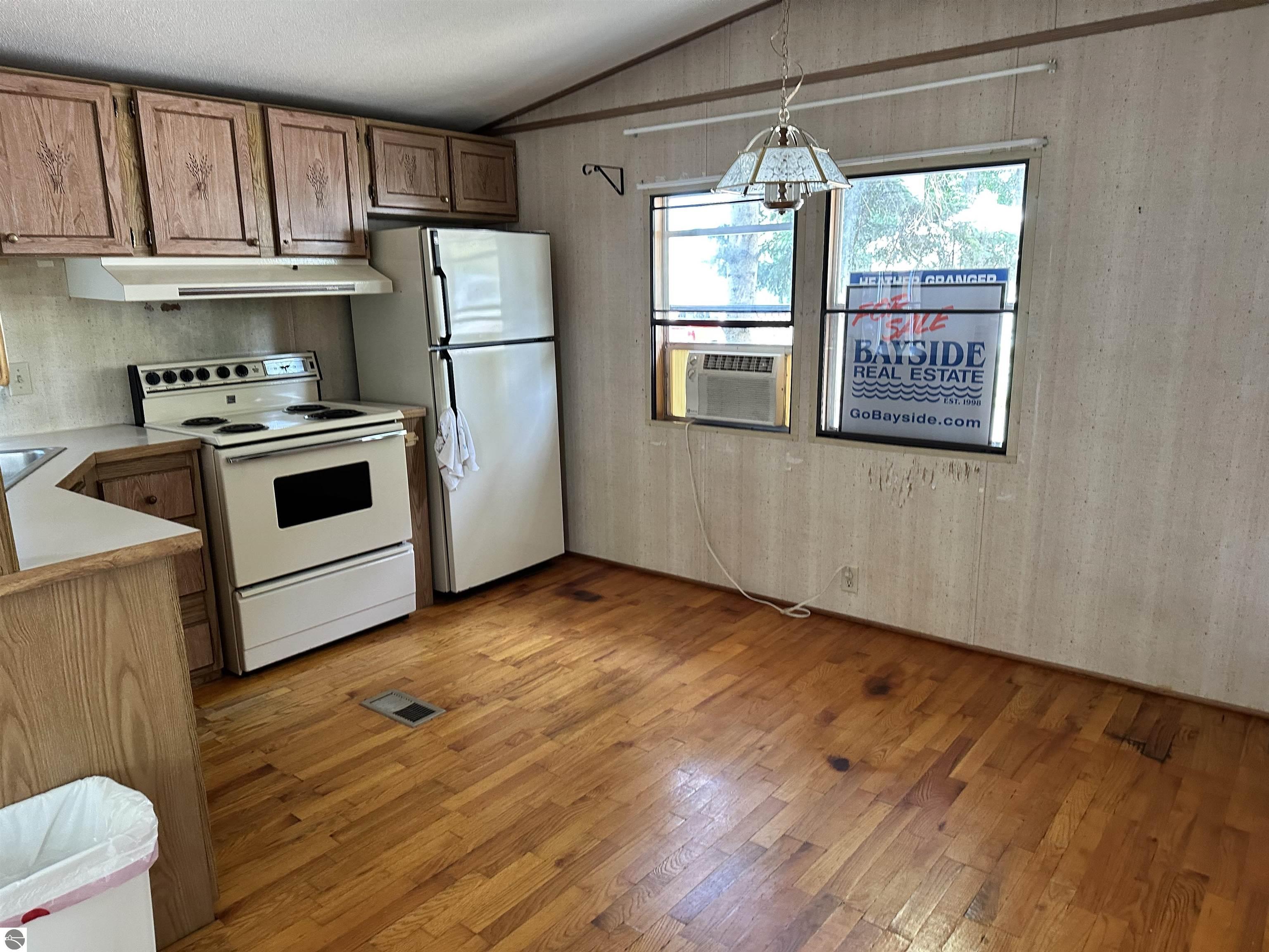 610 Shadywood Street, Elk Rapids, MI 49629 — Photo 5