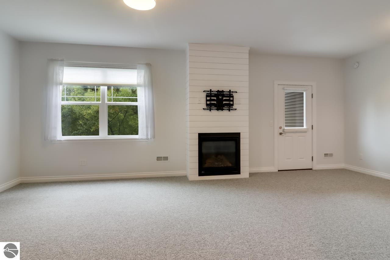 4912      Kodiak Drive
