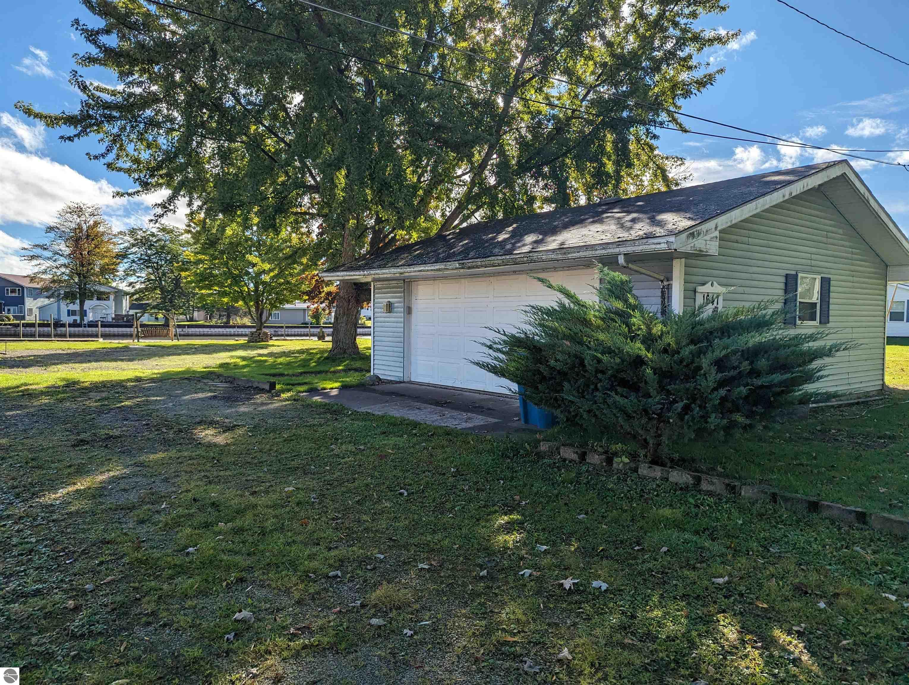 1647 Ken Drive Au Gres, MI 48703 69,500