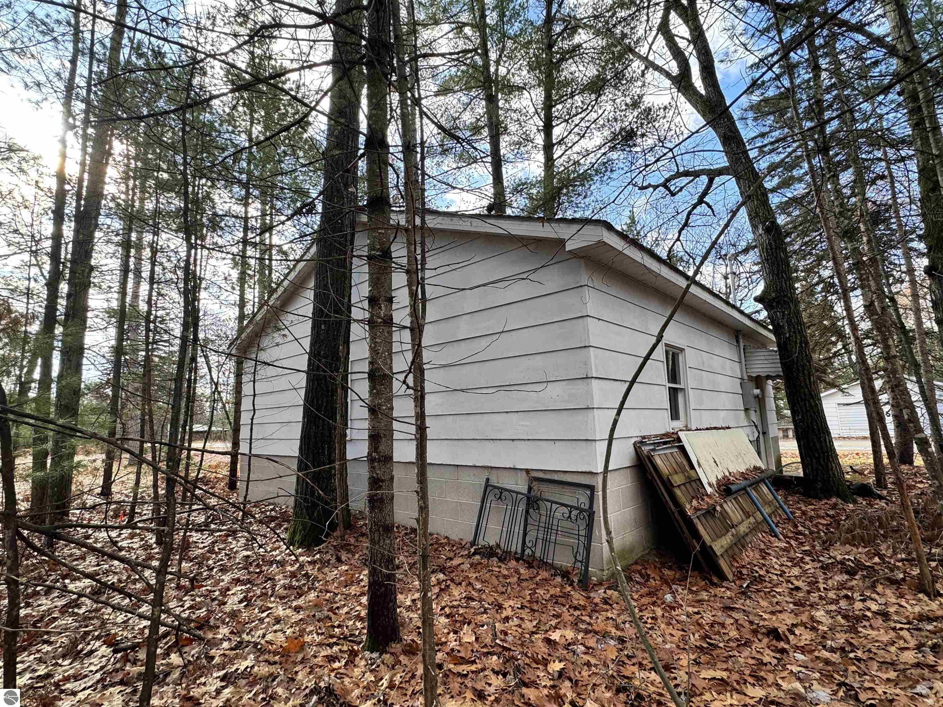W Bear Lake Road Kalkaska, MI 49646 25,000