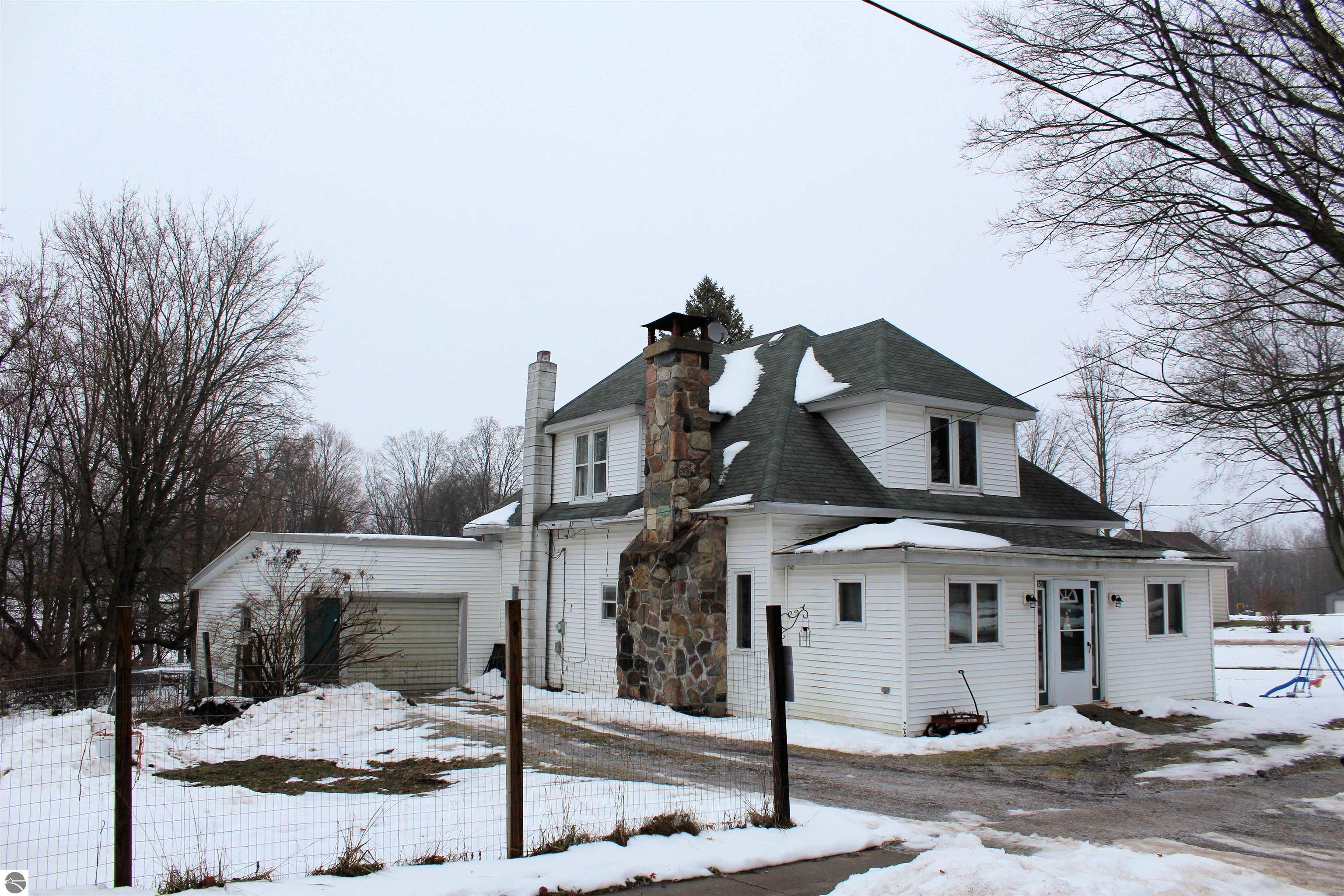 300 W Main Street, Leroy, MI 49655 — front exterior