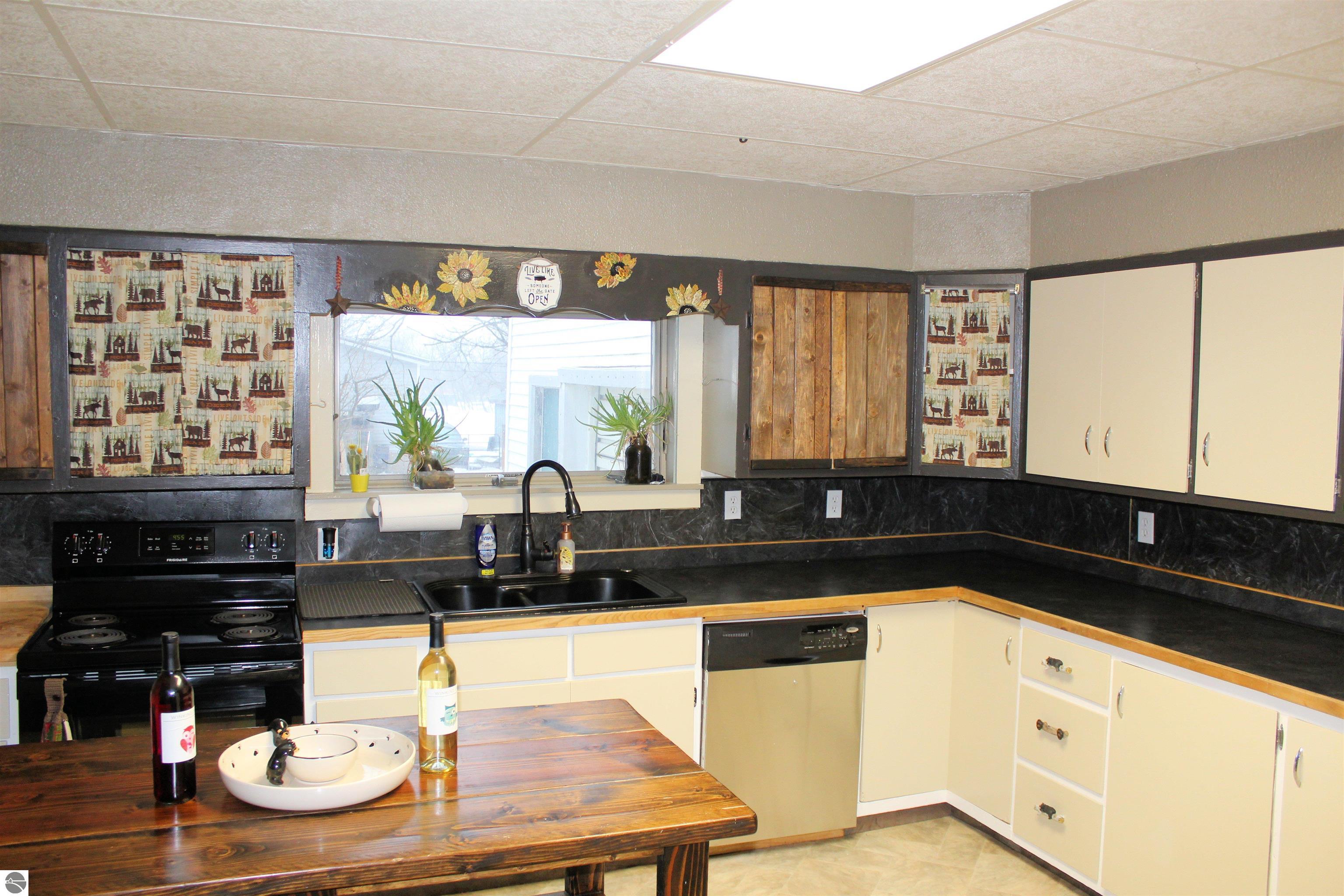 300 W Main Street, Leroy, MI 49655 — Photo 18