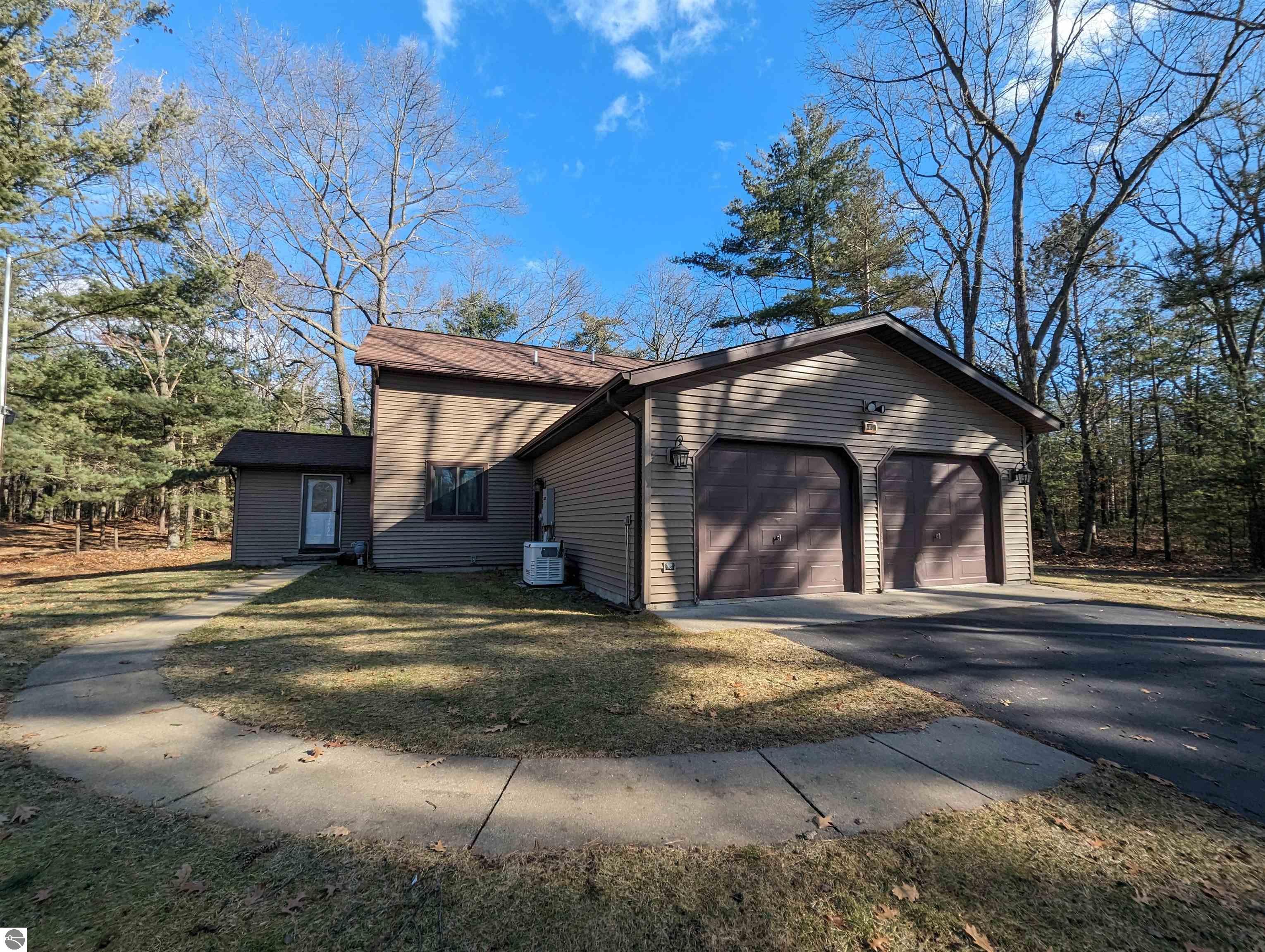 5191 HURON BREEZE DRIVE, AU GRES, MI 48703 Arenac Realty Co. Pete