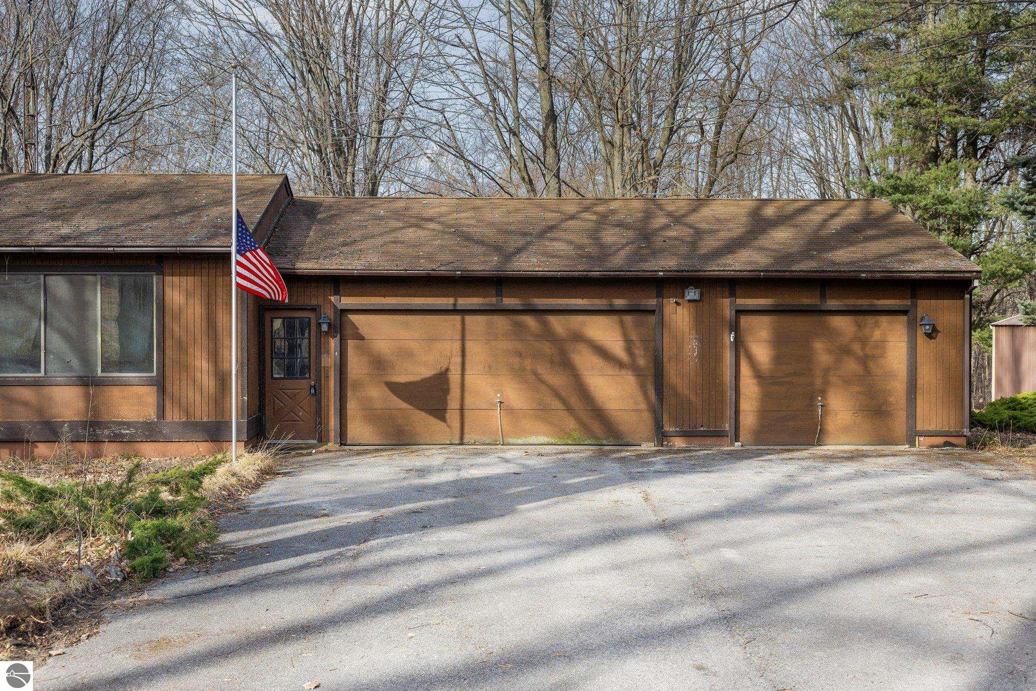 11720 S Bennett Street, Empire, MI 49630 — Photo 2