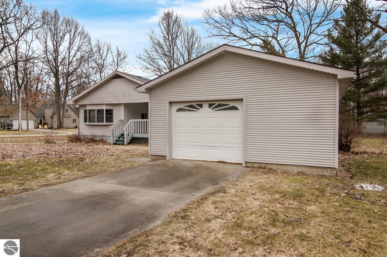 260 Anthony Street, Fife Lake, MI 49633 — Photo 3