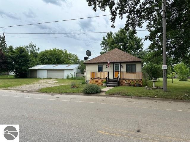 3844 E Rosebush Road, Rosebush, MI 48878 — front exterior