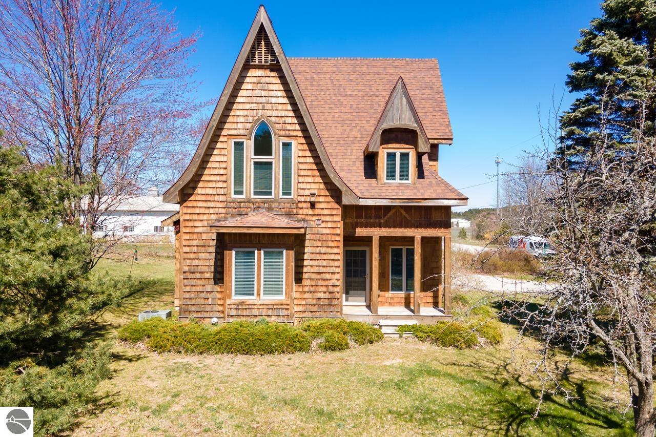 613 N Warren Street, Northport, MI 49670 — front exterior