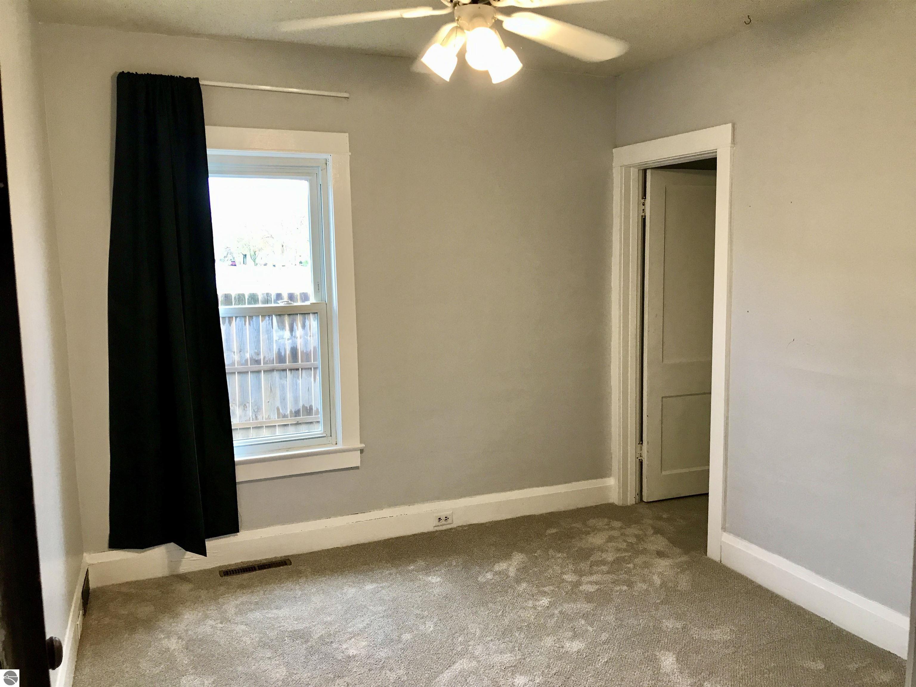 112 E State Street, Clare, MI 48617 — Photo 17