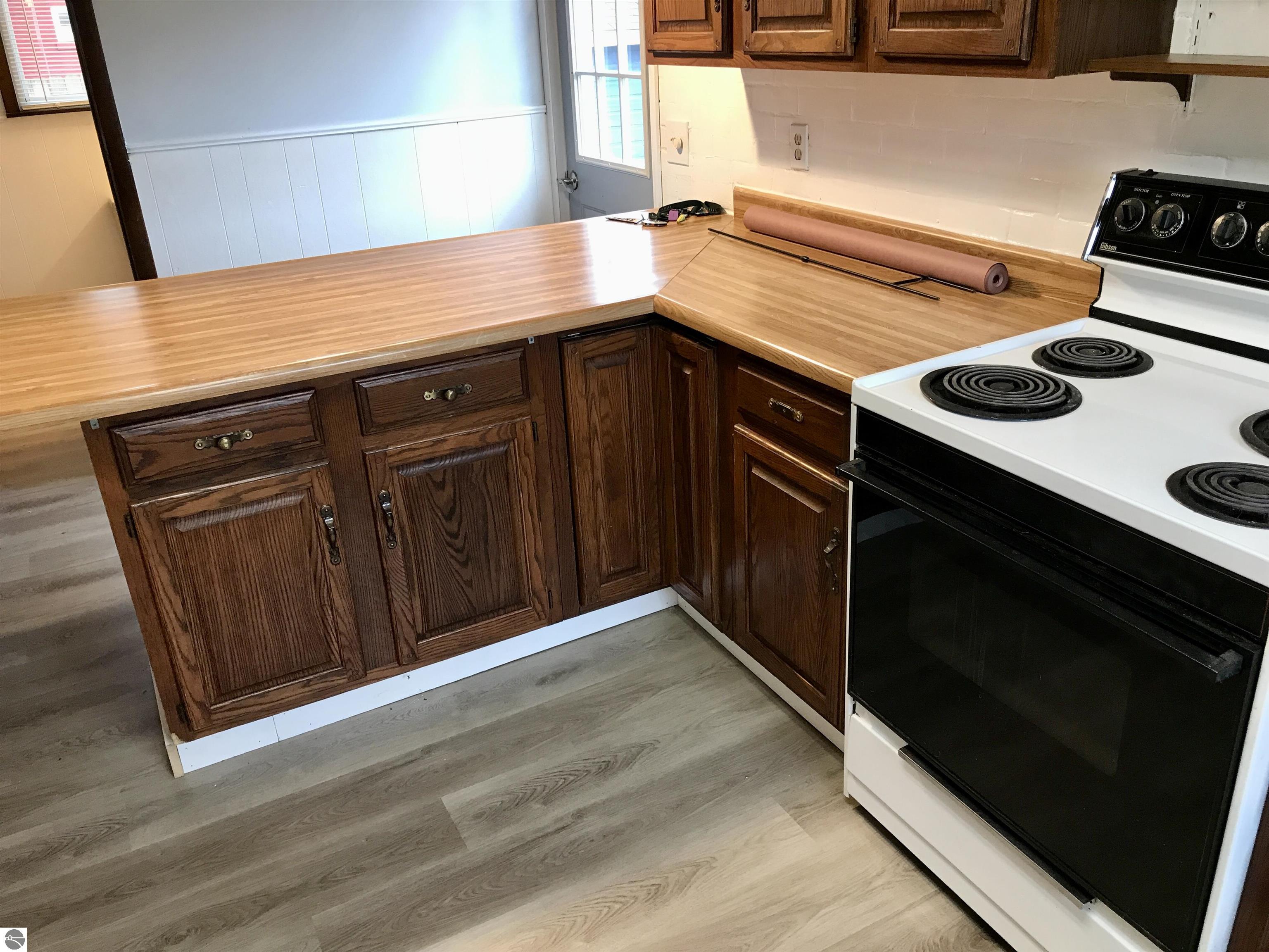112 E State Street, Clare, MI 48617 — Photo 4