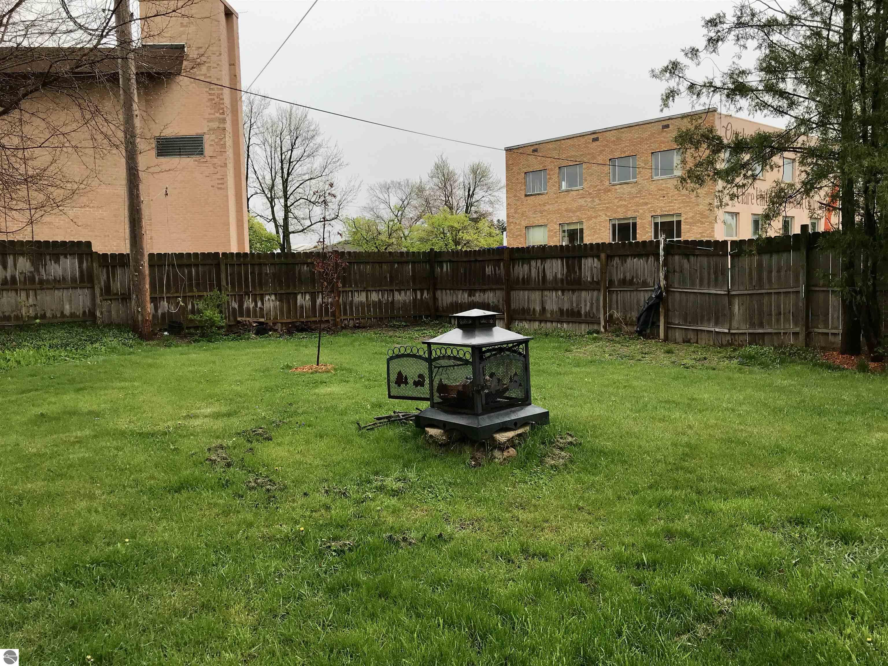 112 E State Street, Clare, MI 48617 — Photo 38