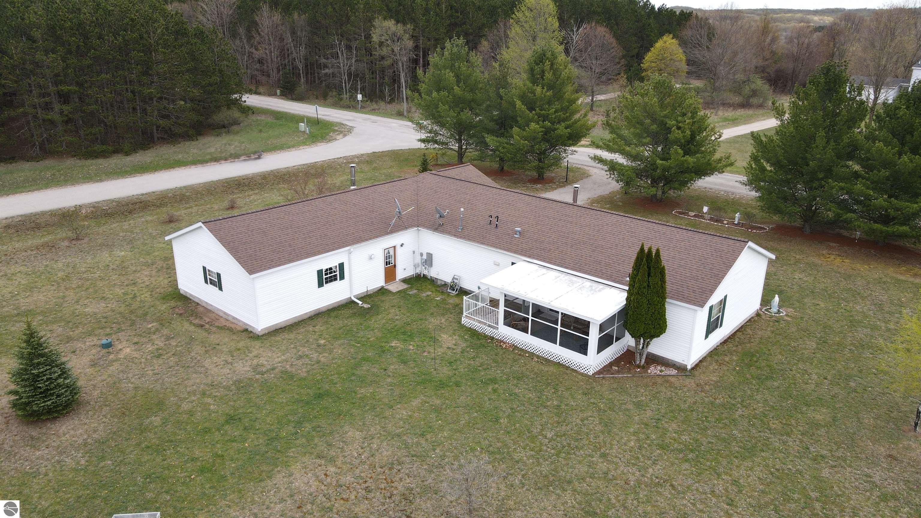 10700 Scenic Drive, Honor, MI 49640 — Photo 19