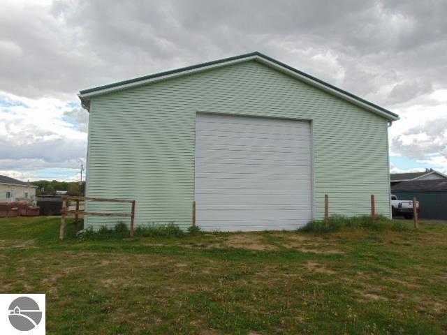 5705 N State Road, Alma, MI 48801 — Photo 9