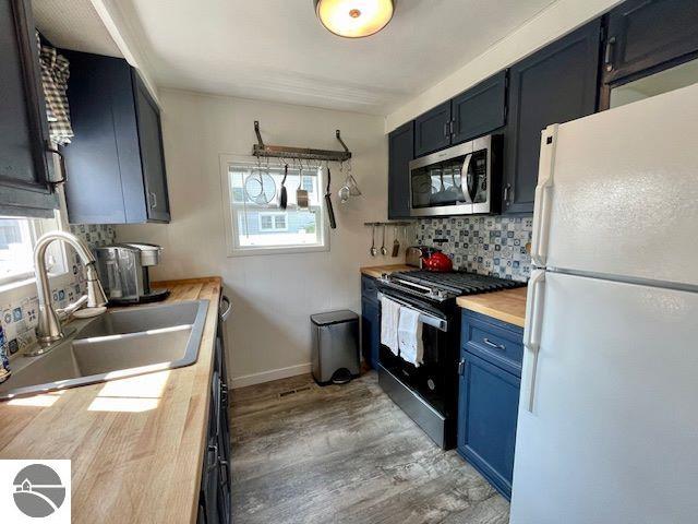 511 Cedar Street, Elk Rapids, MI 49629 — Photo 22