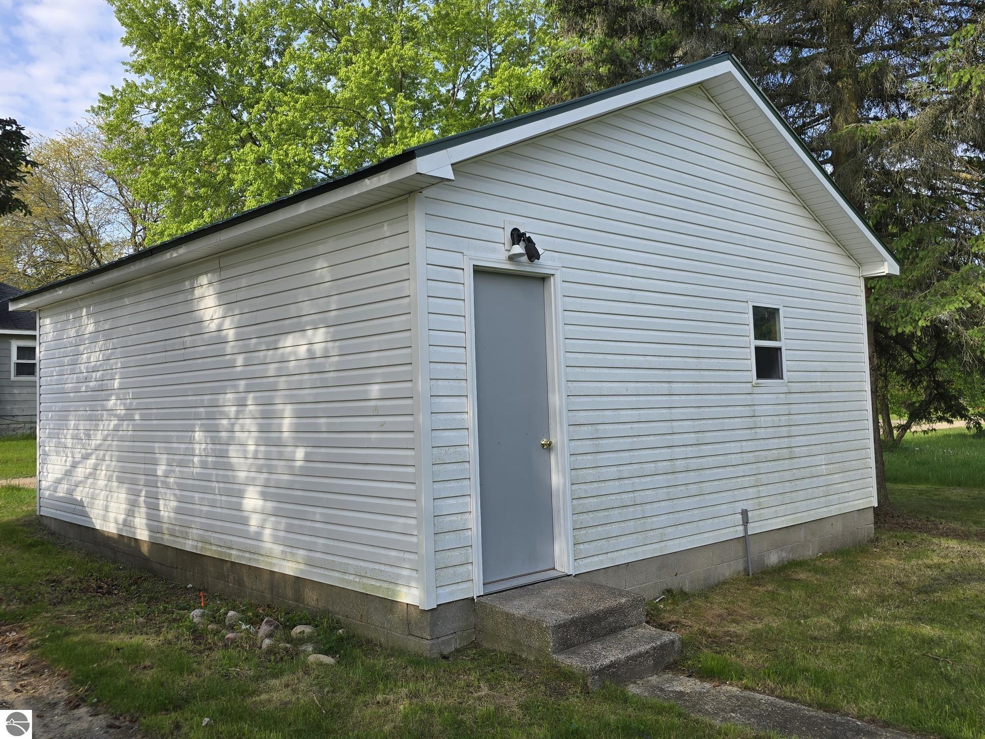 301 W Illinois Street, Farwell, MI 48622 — Photo 19