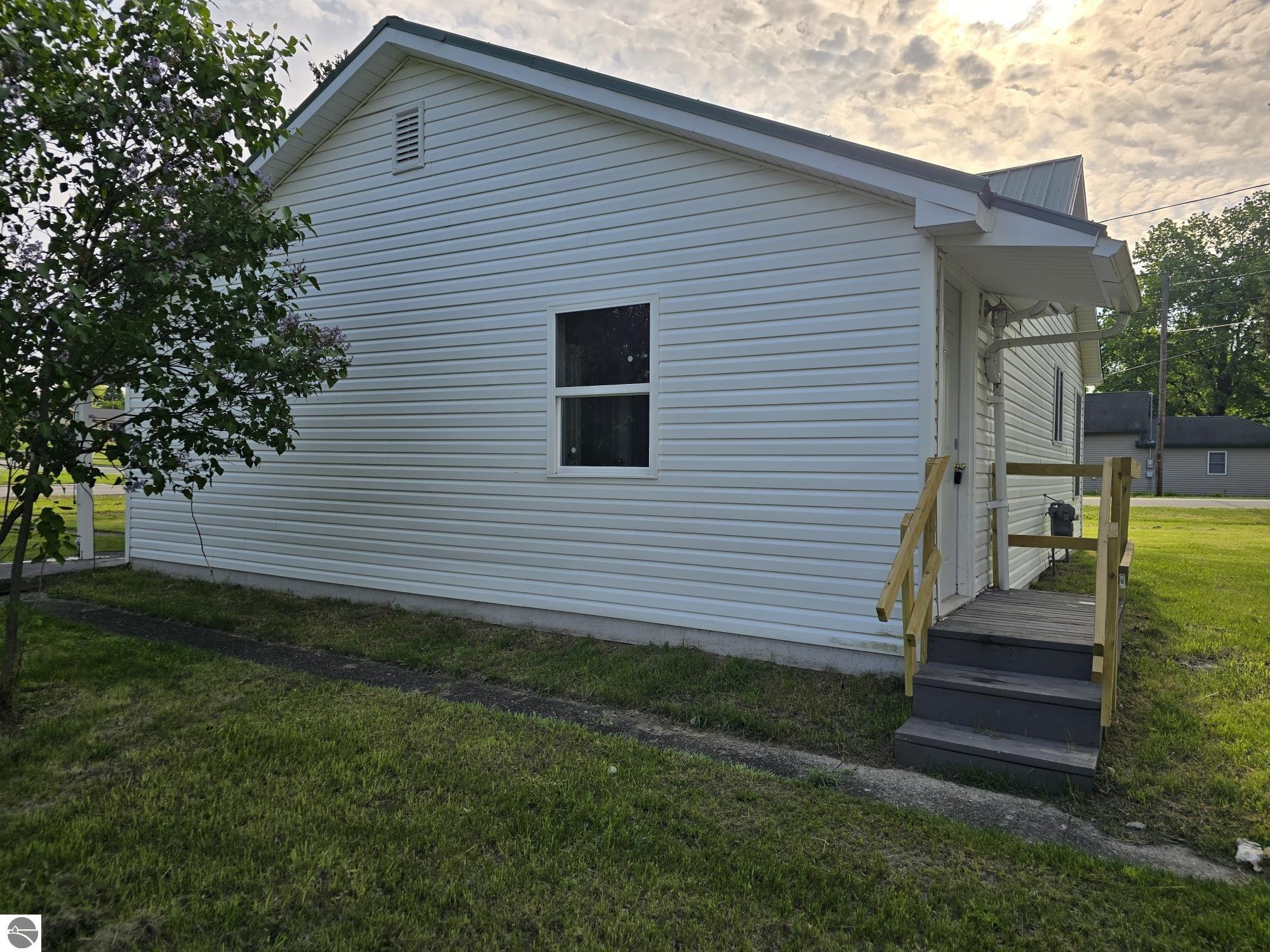 301 W Illinois Street, Farwell, MI 48622 — Photo 21