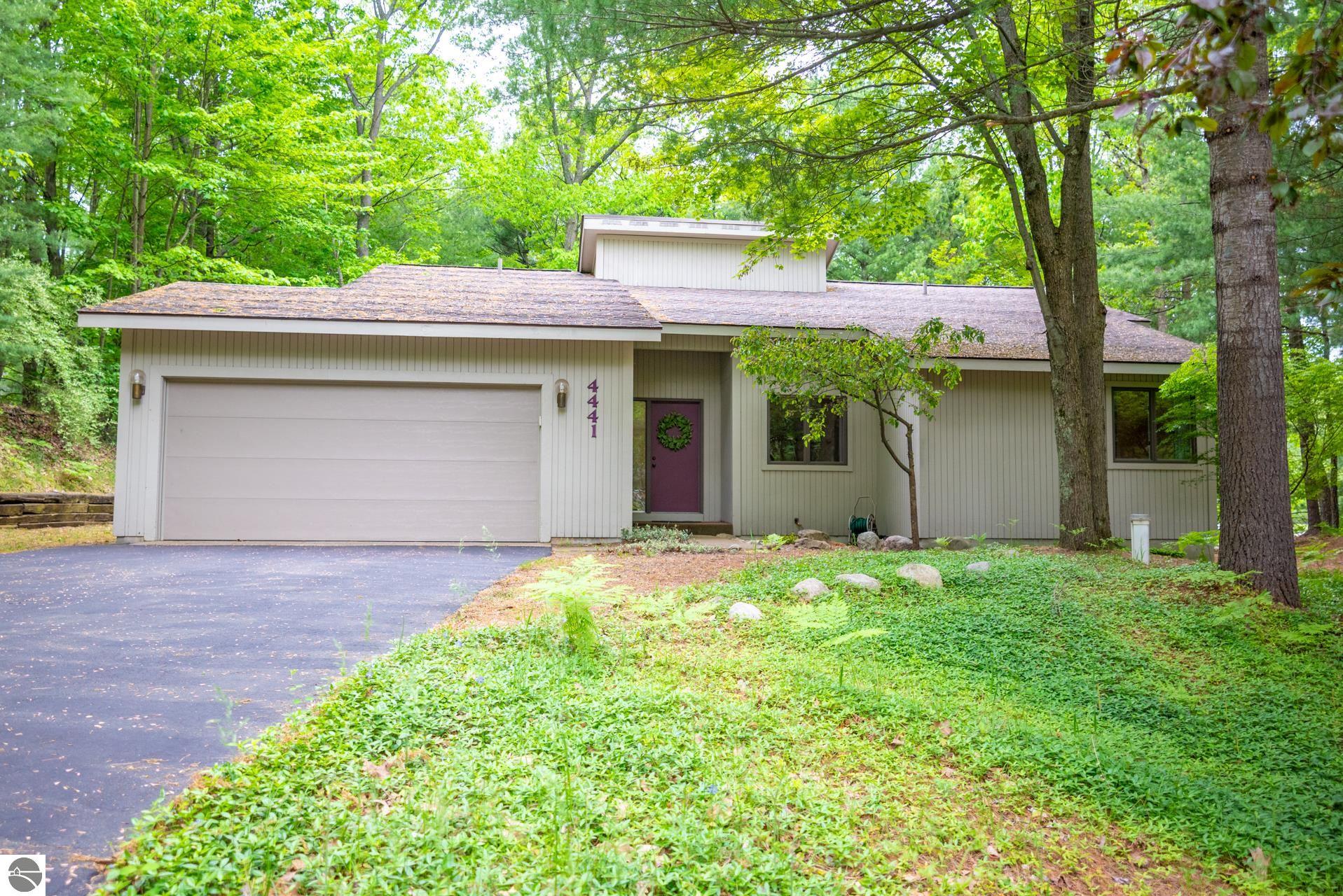 4441 E TIMBERWOOD, TRAVERSE CITY, MI 49686 Mark Hagan Real Estate