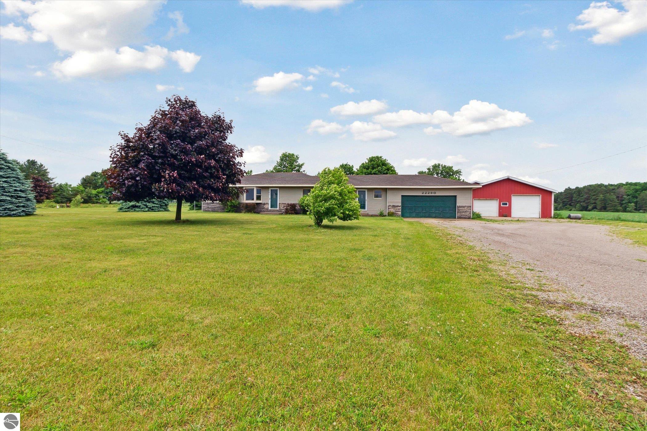 22290 Lakefield Road, Merrill, MI 48637 — Photo 2