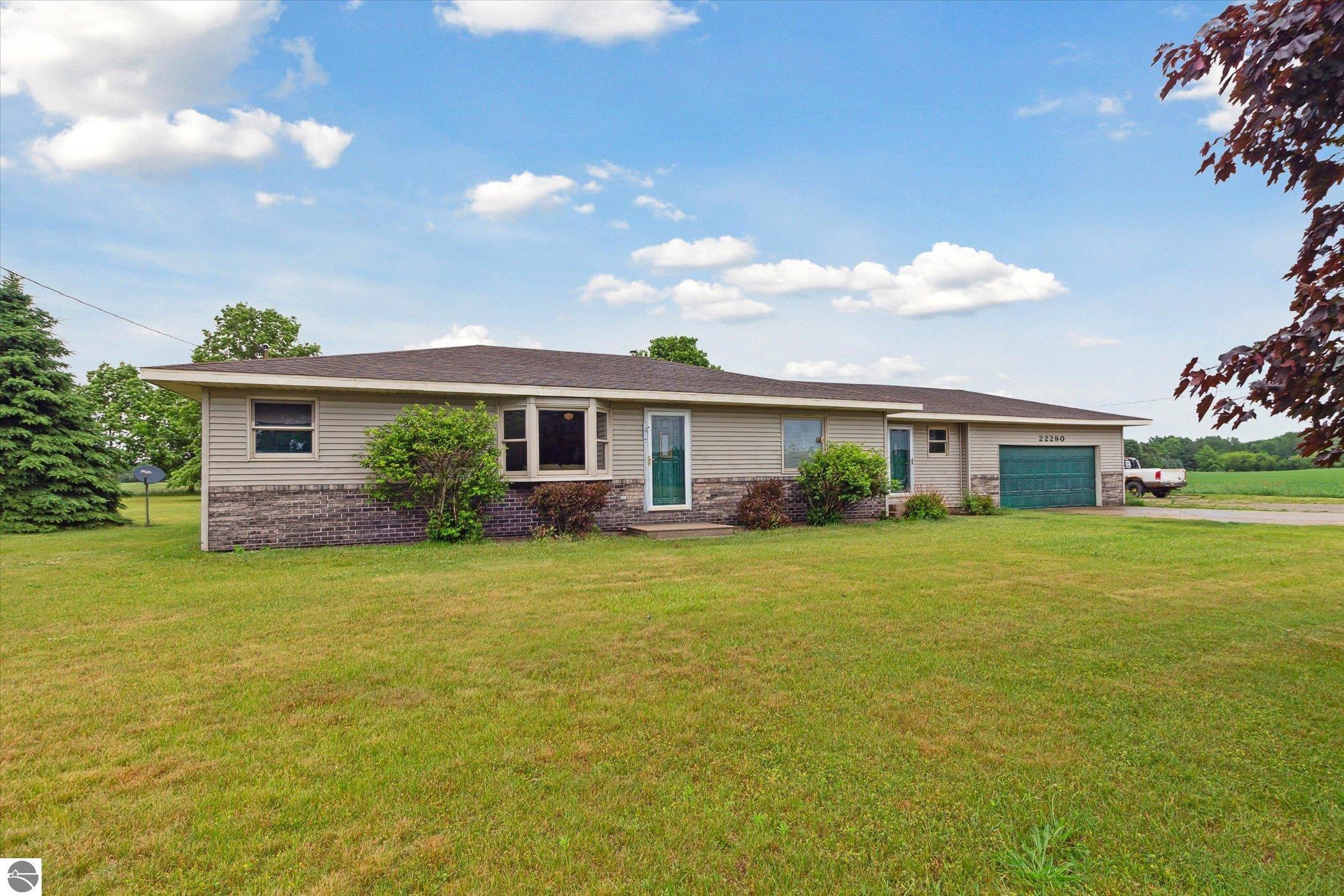 22290 Lakefield Road, Merrill, MI 48637 — Photo 3